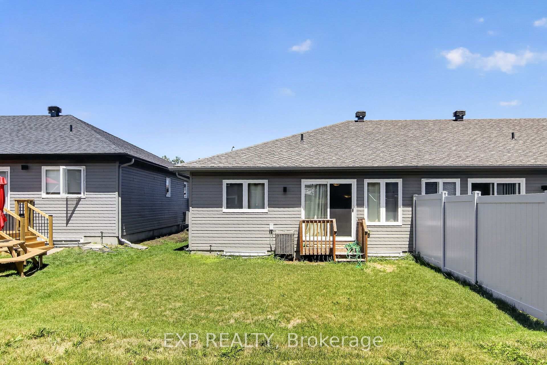 Photo 38 of 98 Seabert Drive, Arnprior, Arnprior — HOMEH