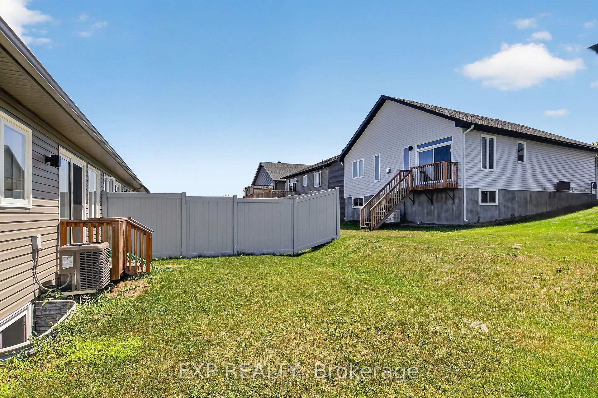 Photo 40 of 98 Seabert Drive, Arnprior, Arnprior — HOMEH