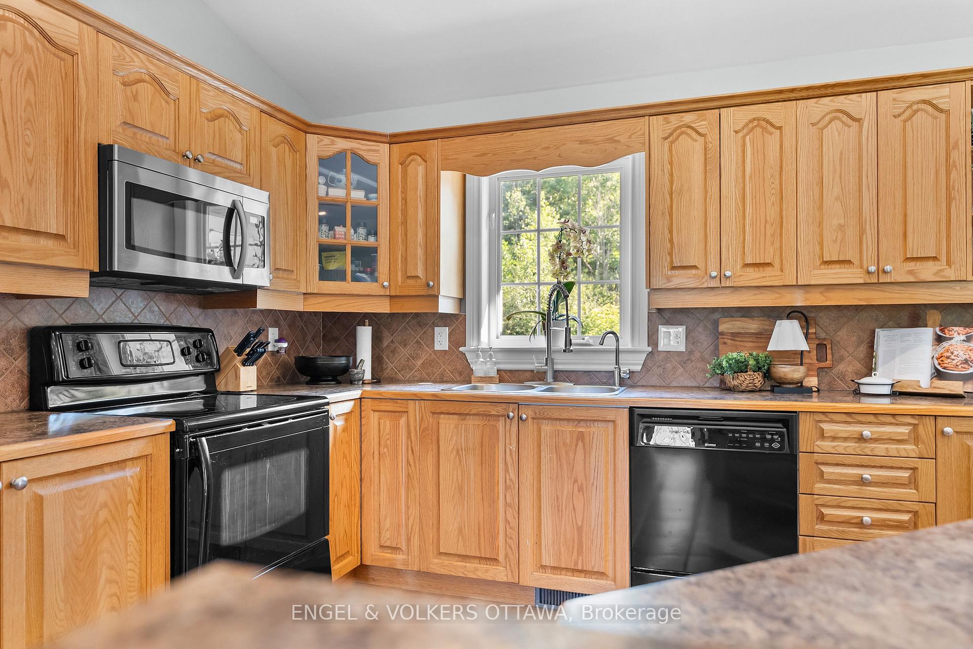 Photo 6 of 7005 Millar Road, Edwardsburgh/Cardinal, Edwardsburgh/Cardinal Twp — HOMEH