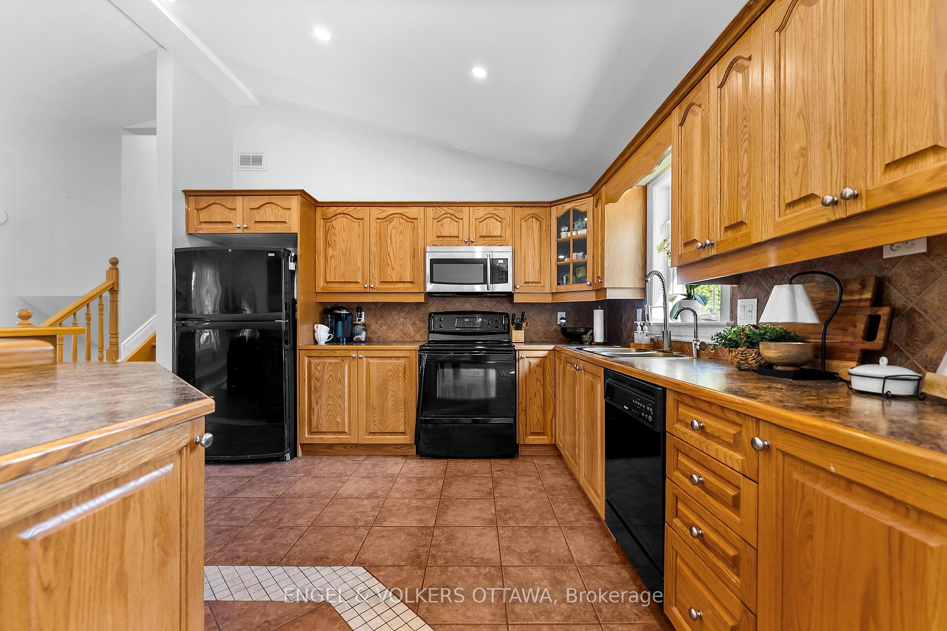 Photo 7 of 7005 Millar Road, Edwardsburgh/Cardinal, Edwardsburgh/Cardinal Twp — HOMEH
