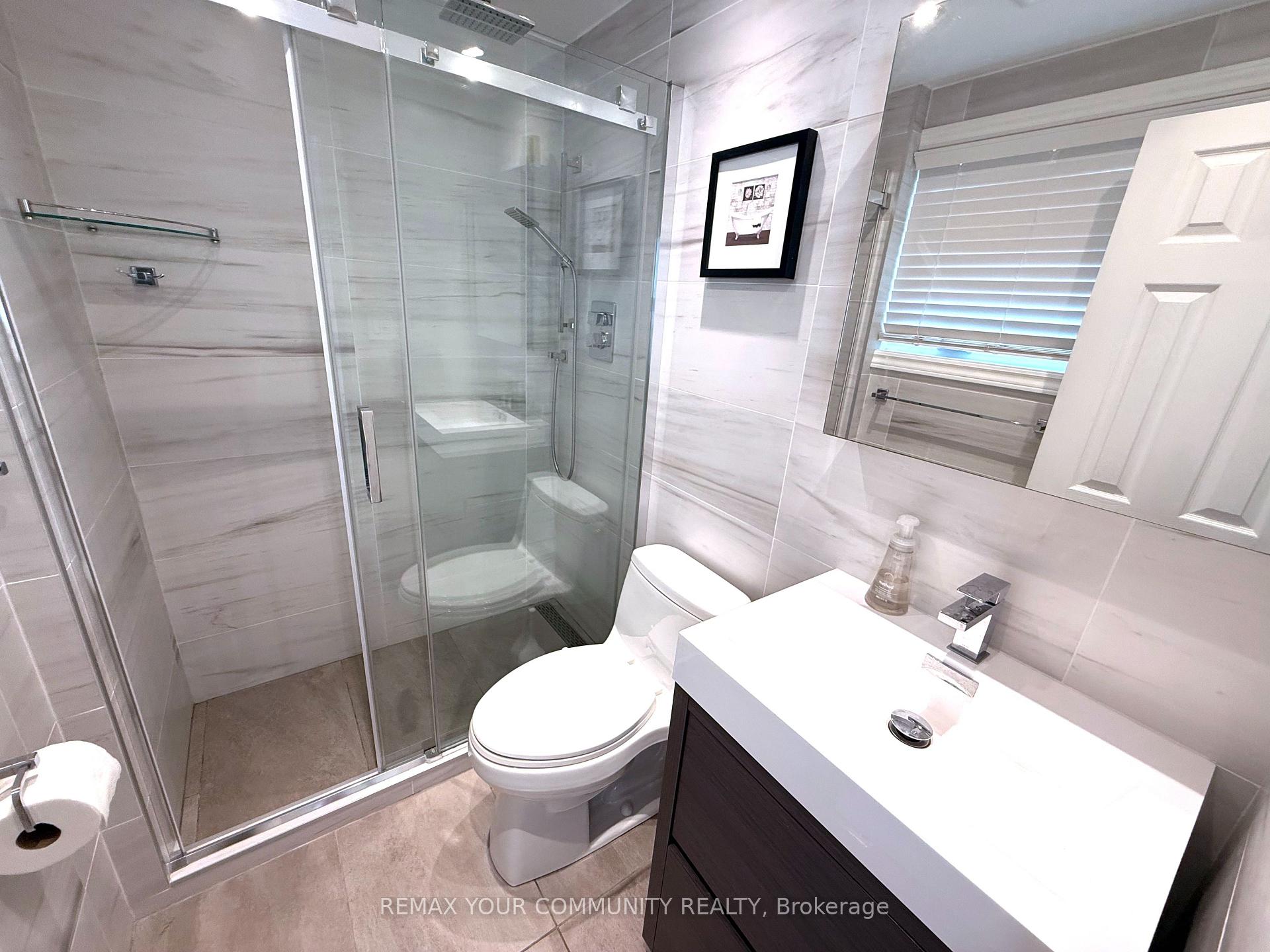 Photo 10 of 71 Gambello Crescent, North York, York University Heights — HOMEH