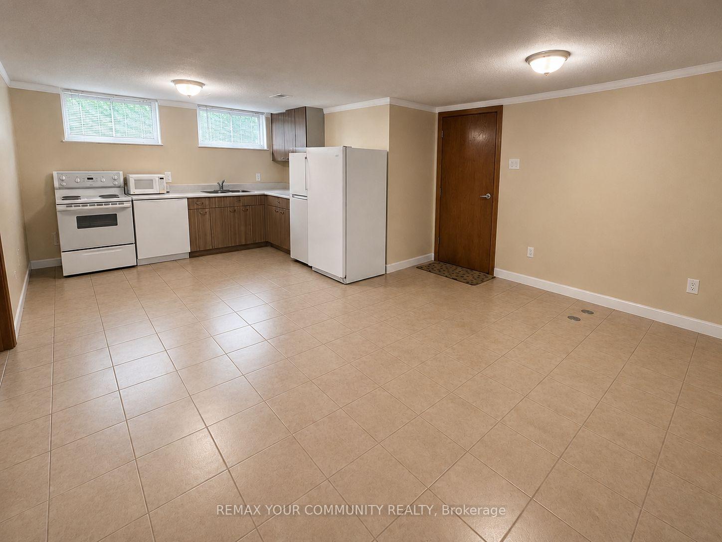 Photo 15 of 71 Gambello Crescent, North York, York University Heights — HOMEH