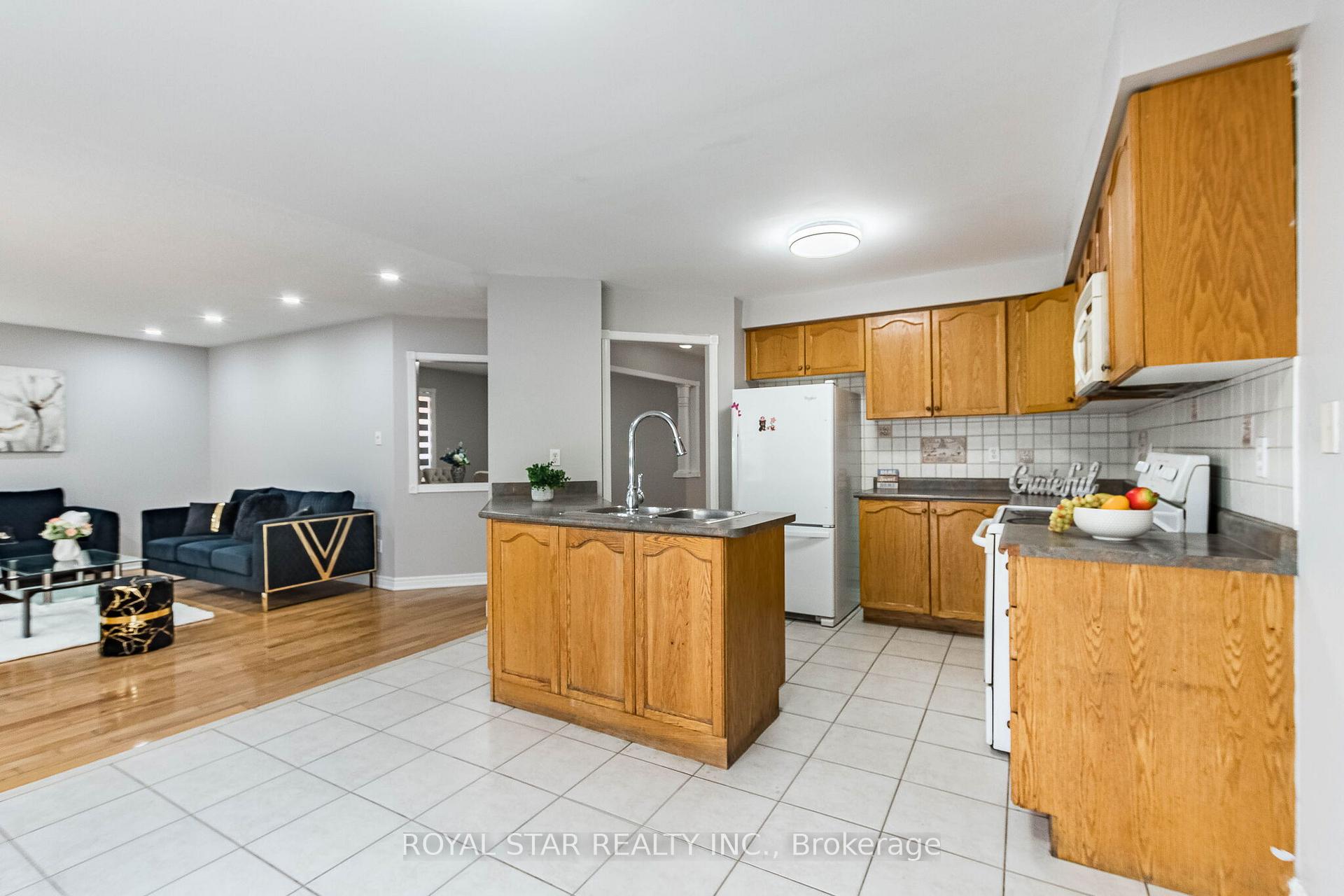 Photo 16 of 55 Newark Way, Brampton, Fletcher's Meadow — HOMEH