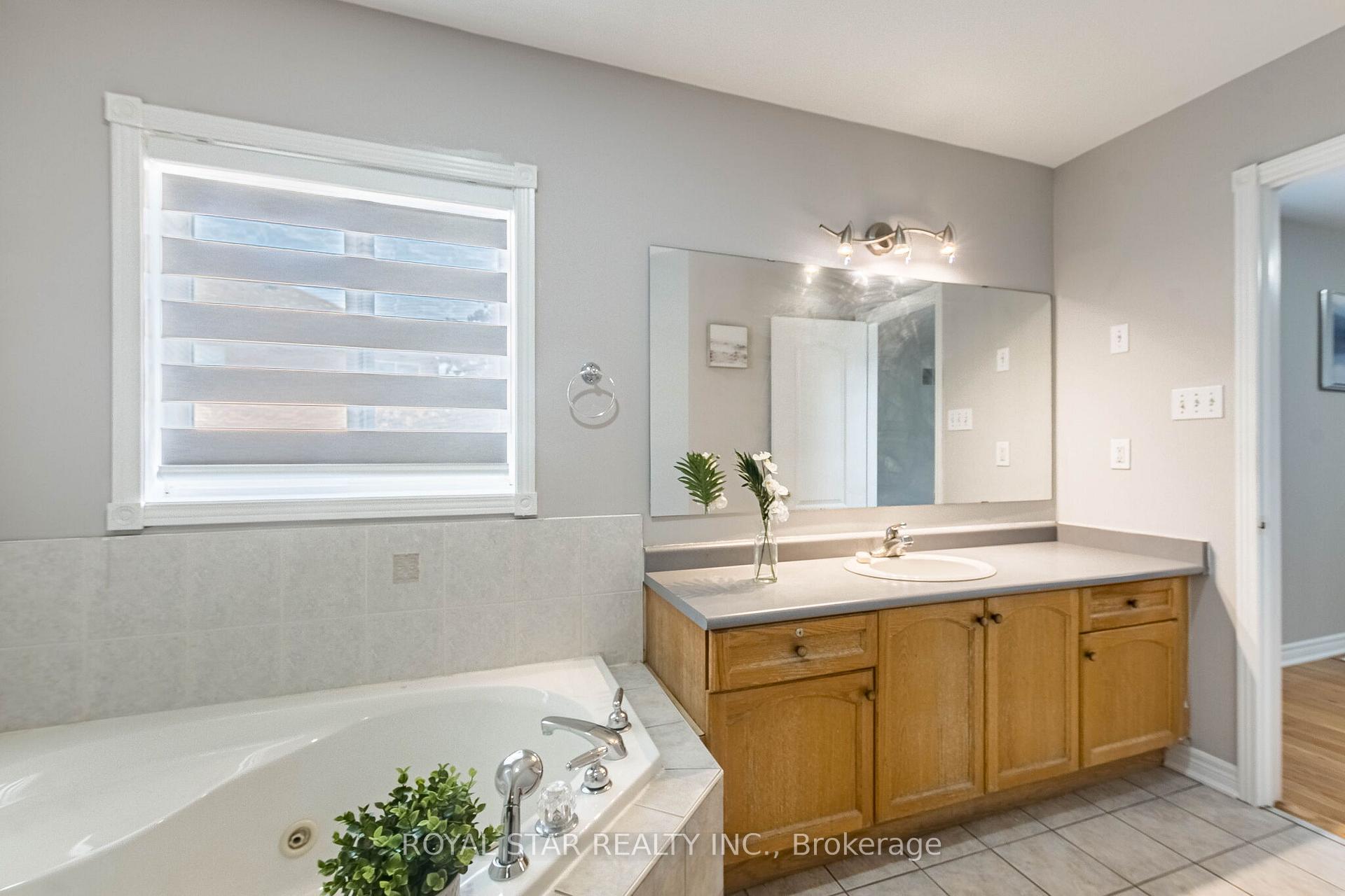 Photo 33 of 55 Newark Way, Brampton, Fletcher's Meadow — HOMEH