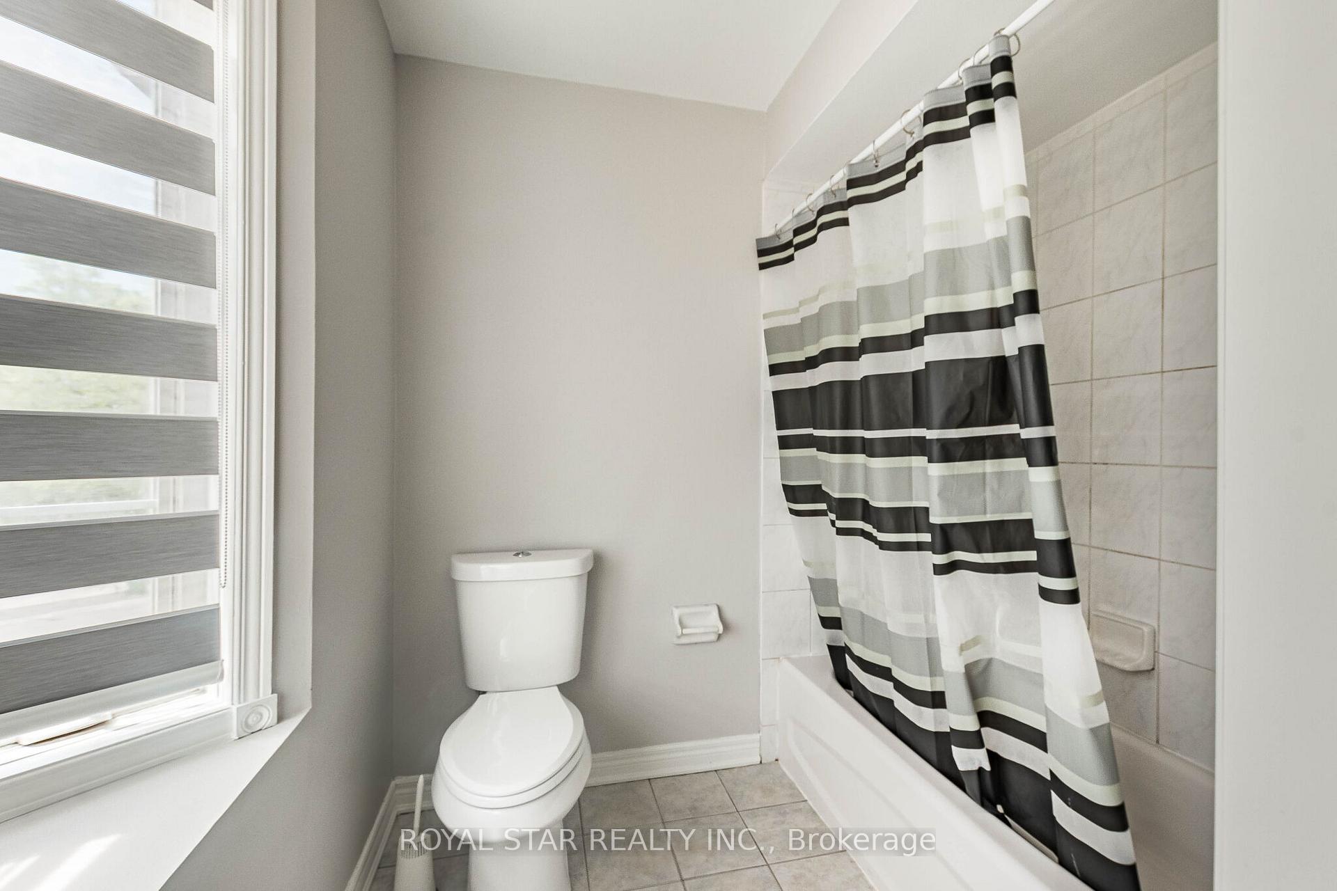 Photo 40 of 55 Newark Way, Brampton, Fletcher's Meadow — HOMEH