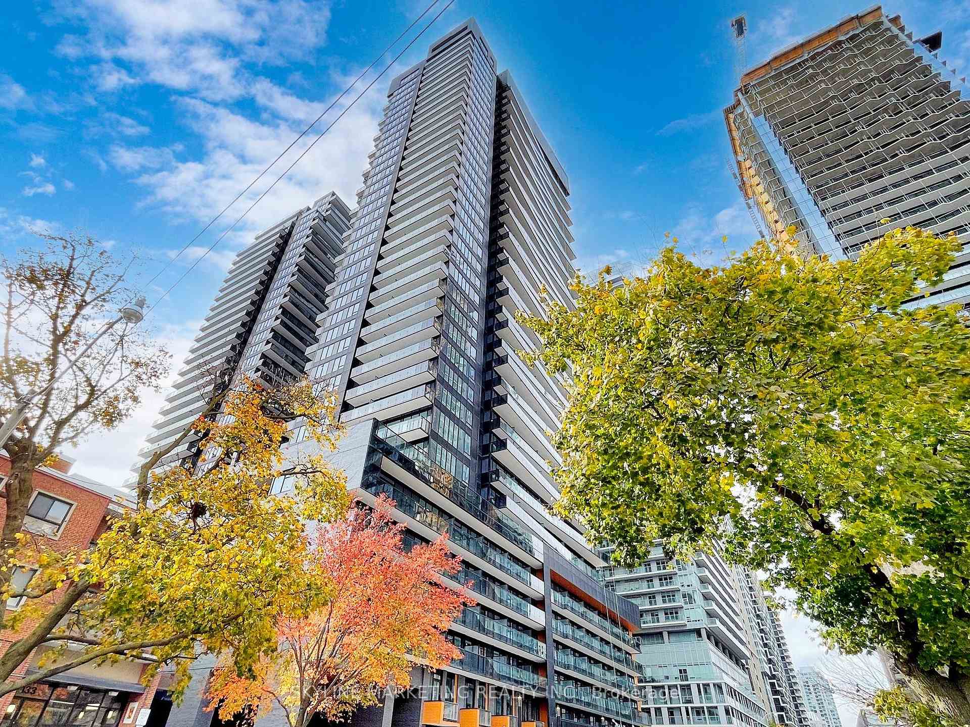 Photo 2 of Unit 509, 117 Broadway Avenue, Toronto, Mount Pleasant West — HOMEH