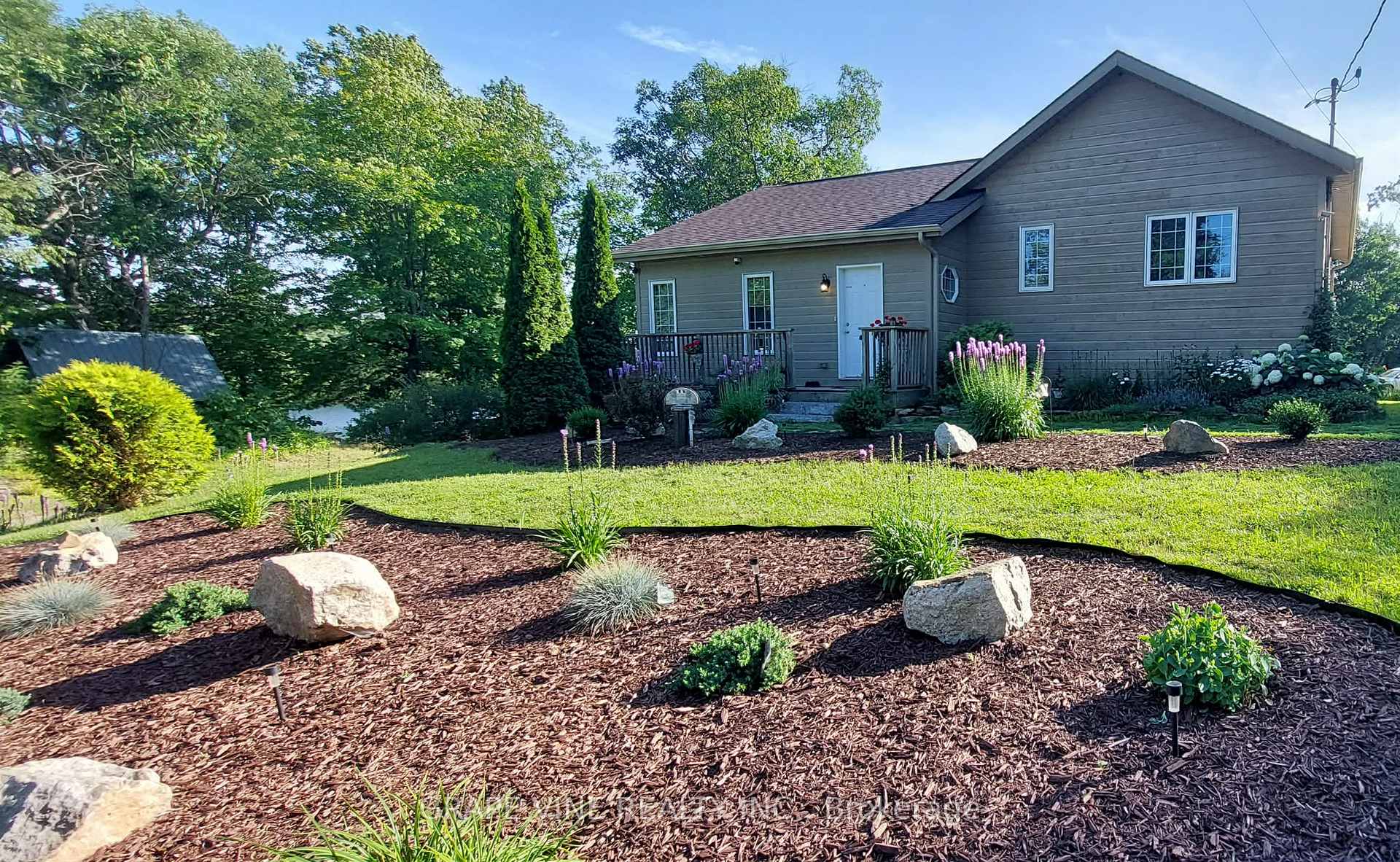 Photo 2 of 20 Bay Street, Rideau Lakes, Rideau Lakes (Newboro) Twp — HOMEH
