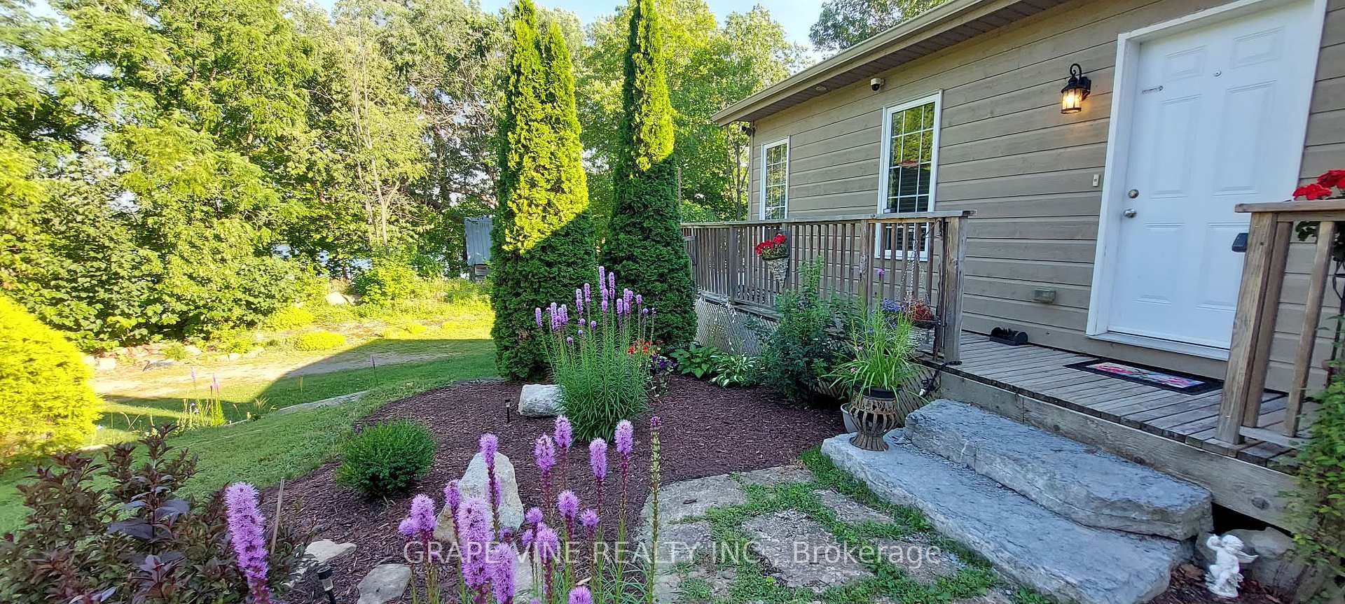 Photo 4 of 20 Bay Street, Rideau Lakes, Rideau Lakes (Newboro) Twp — HOMEH