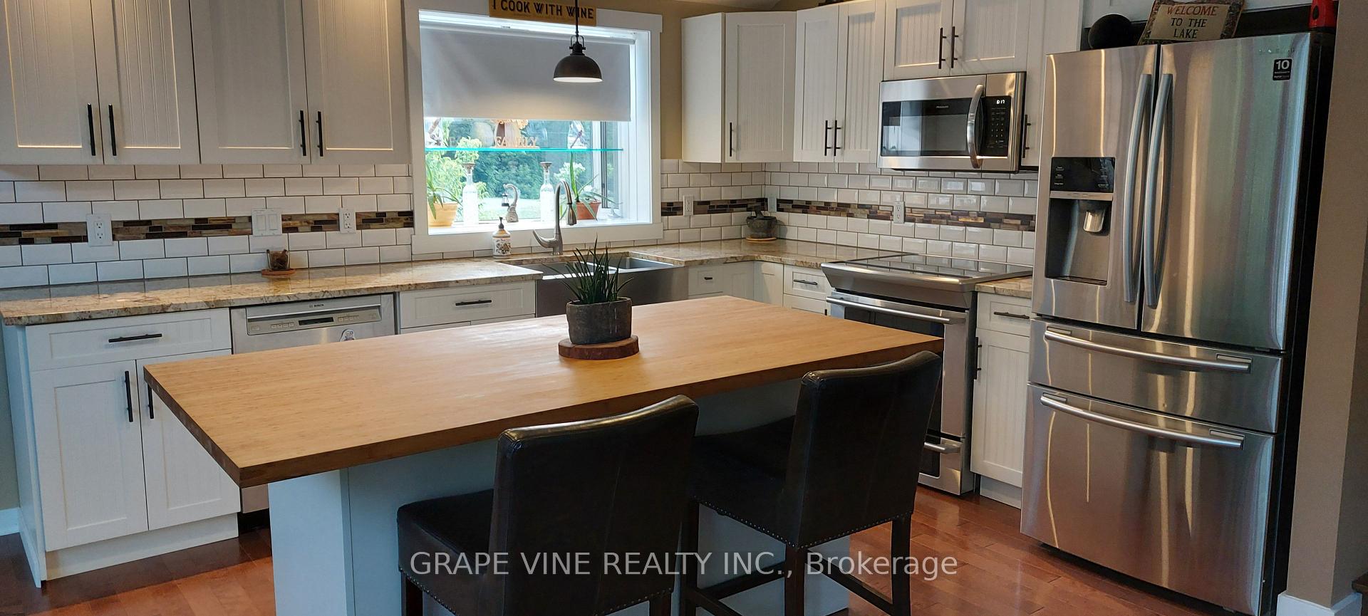 Photo 11 of 20 Bay Street, Rideau Lakes, Rideau Lakes (Newboro) Twp — HOMEH