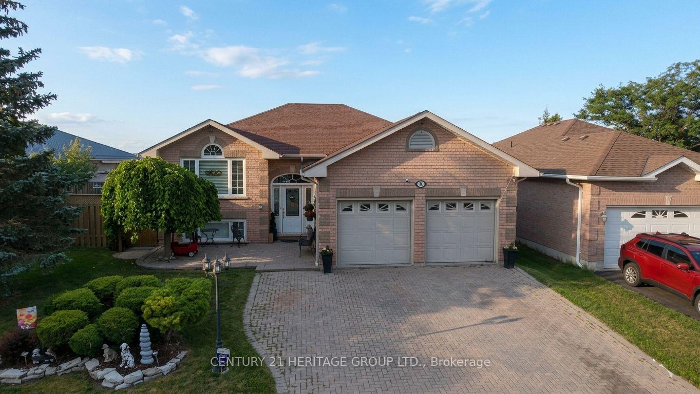 Photo 2 of 16 Eakins Crescent, Kawartha Lakes, Lindsay — HOMEH