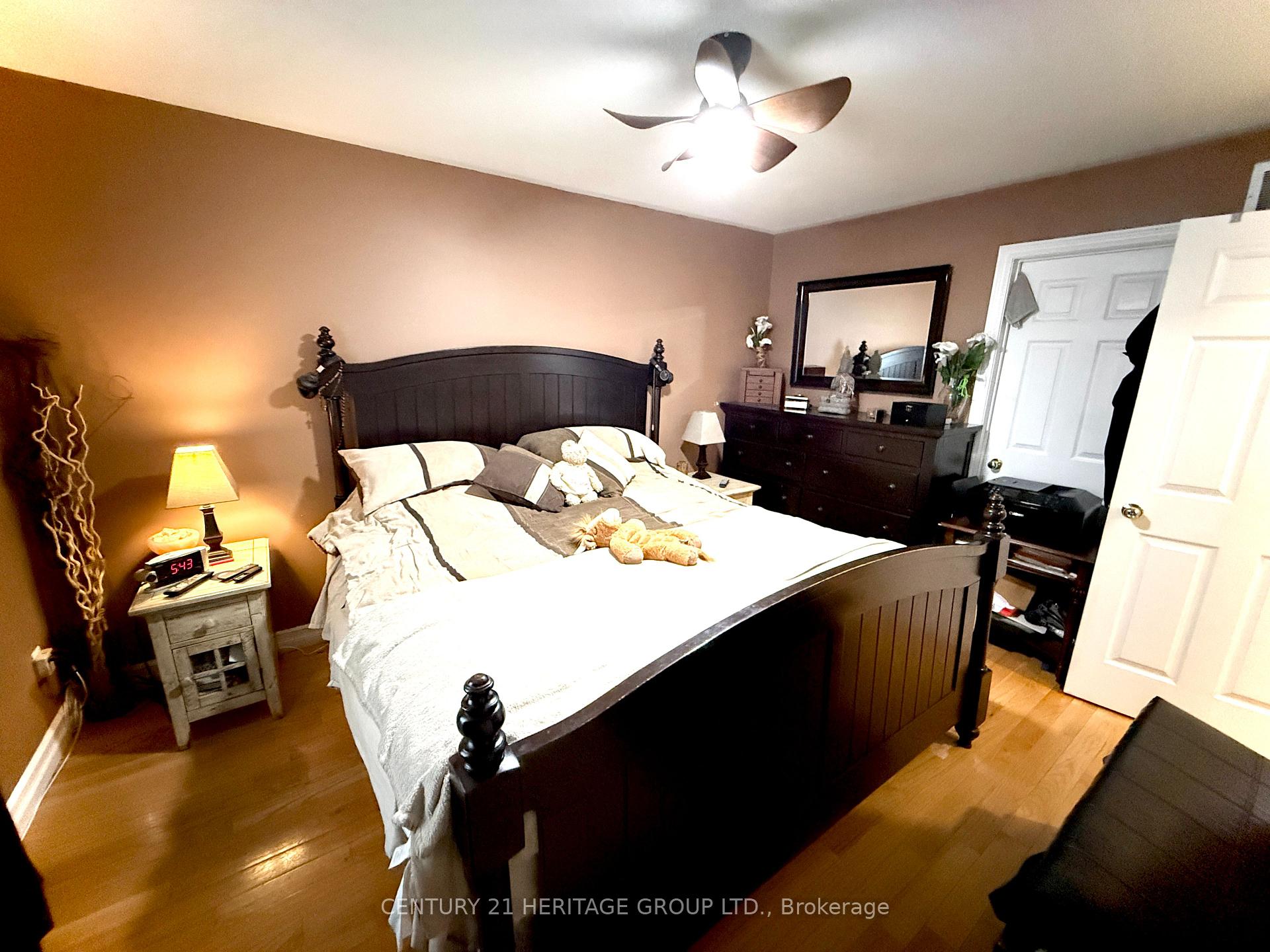 Photo 9 of 16 Eakins Crescent, Kawartha Lakes, Lindsay — HOMEH