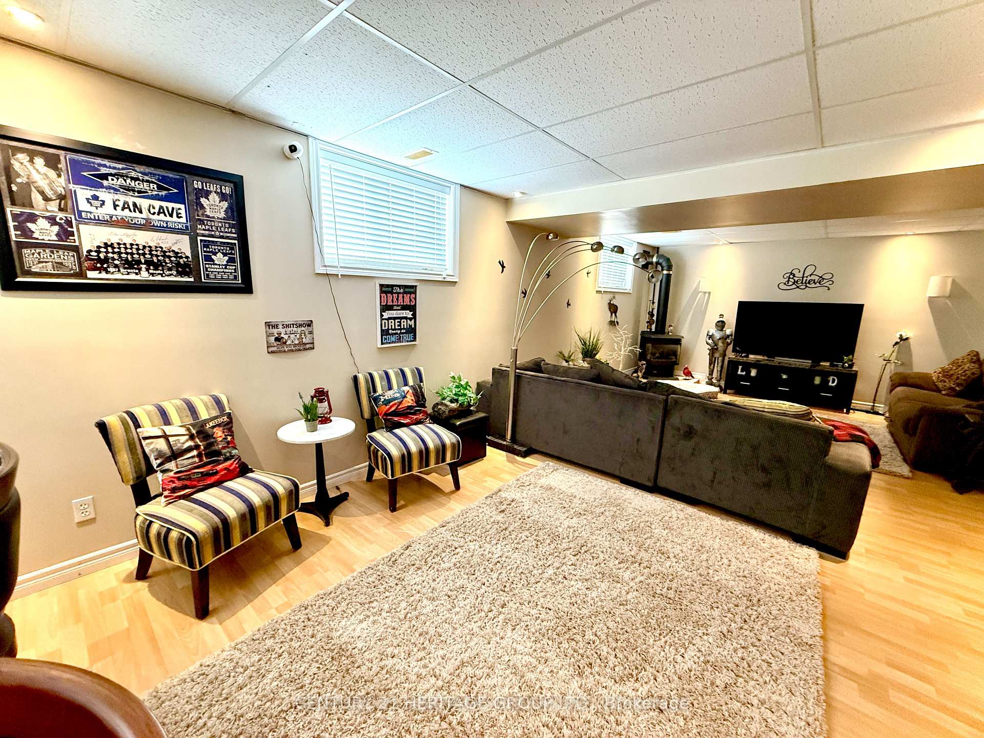 Photo 17 of 16 Eakins Crescent, Kawartha Lakes, Lindsay — HOMEH
