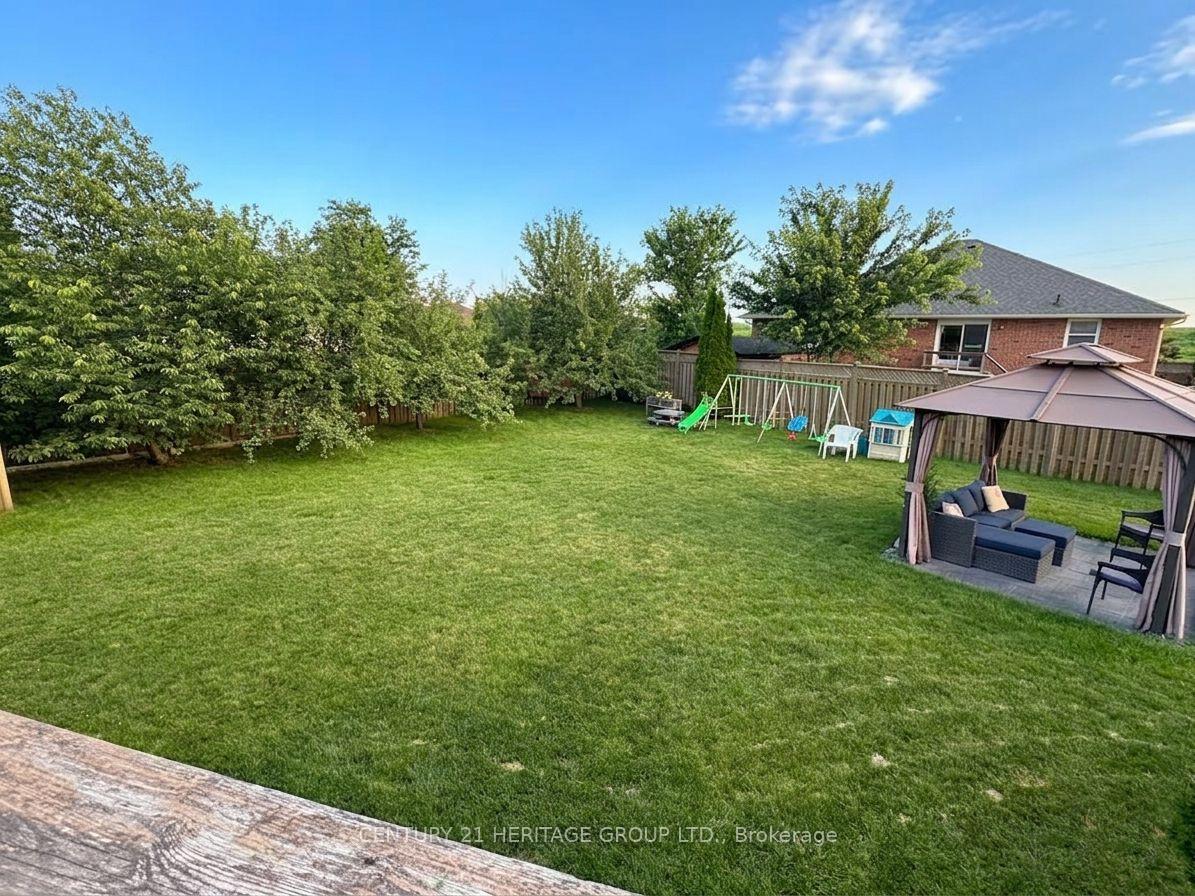 Photo 26 of 16 Eakins Crescent, Kawartha Lakes, Lindsay — HOMEH