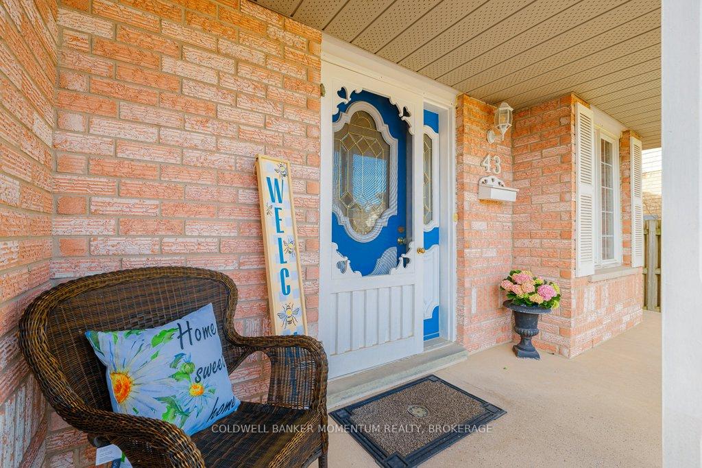 Photo 2 of 43 Silvercrest Court, Thorold, Confederation Heights — HOMEH