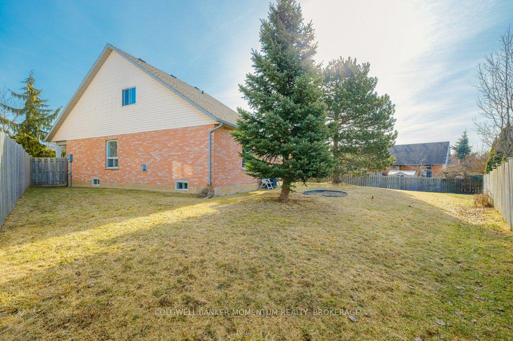 Photo 39 of 43 Silvercrest Court, Thorold, Confederation Heights — HOMEH