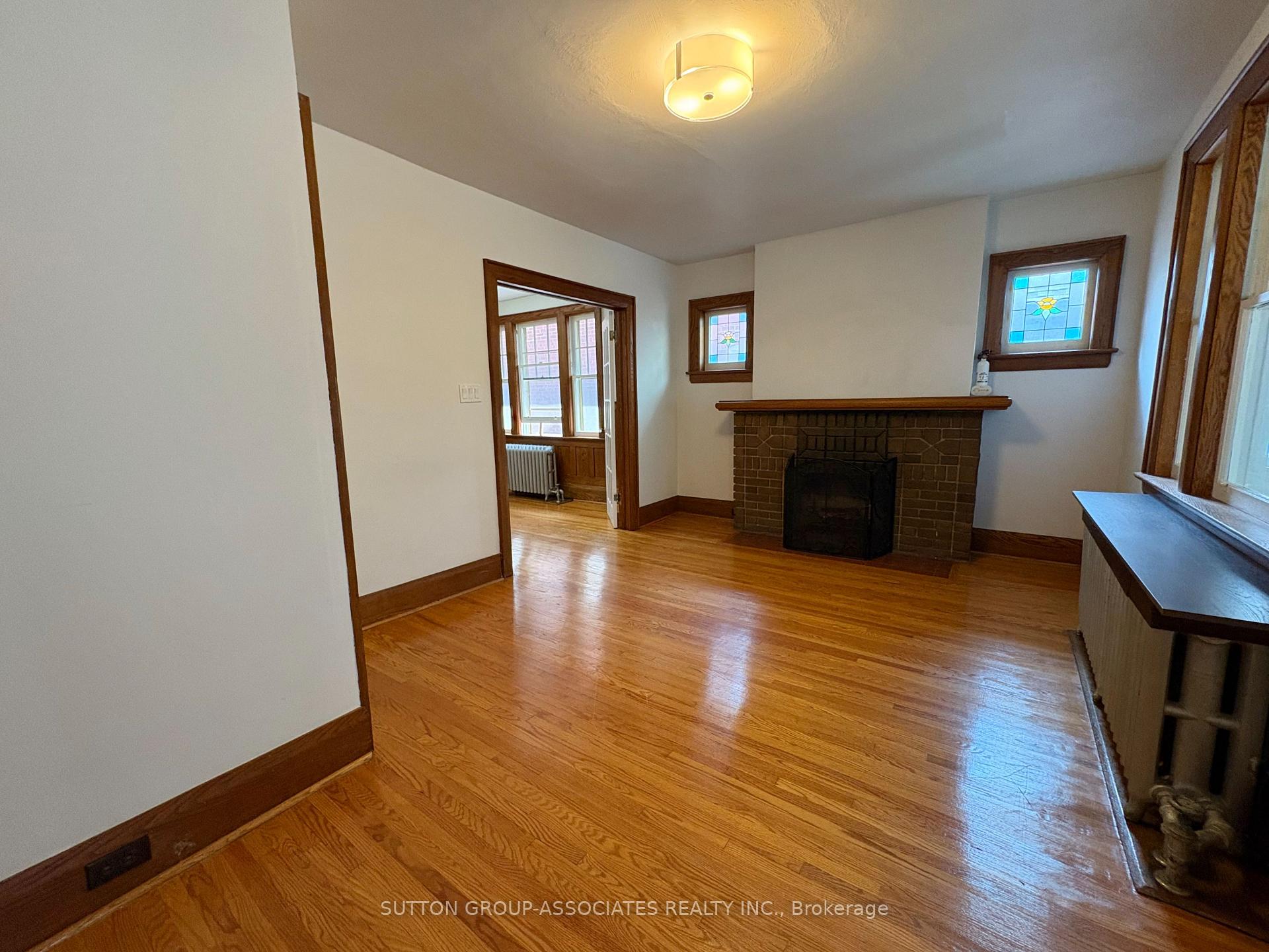 Photo 3 of Unit Upper, 191 Arlington Avenue, Toronto, Humewood-Cedarvale — HOMEH