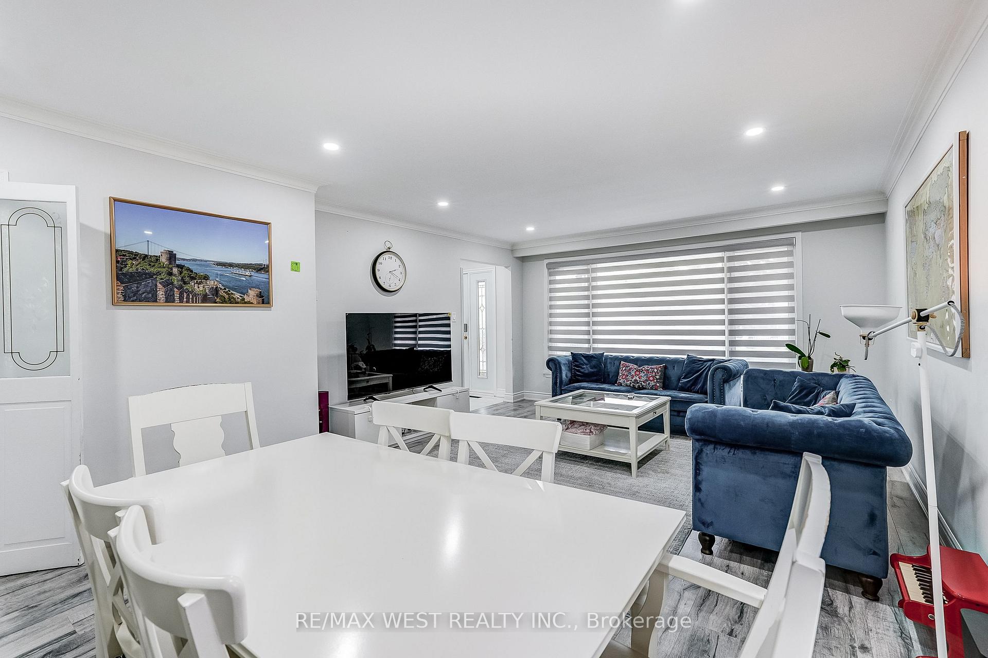 Photo 6 of 19 Archway Crescent, North York, Humbermede — HOMEH