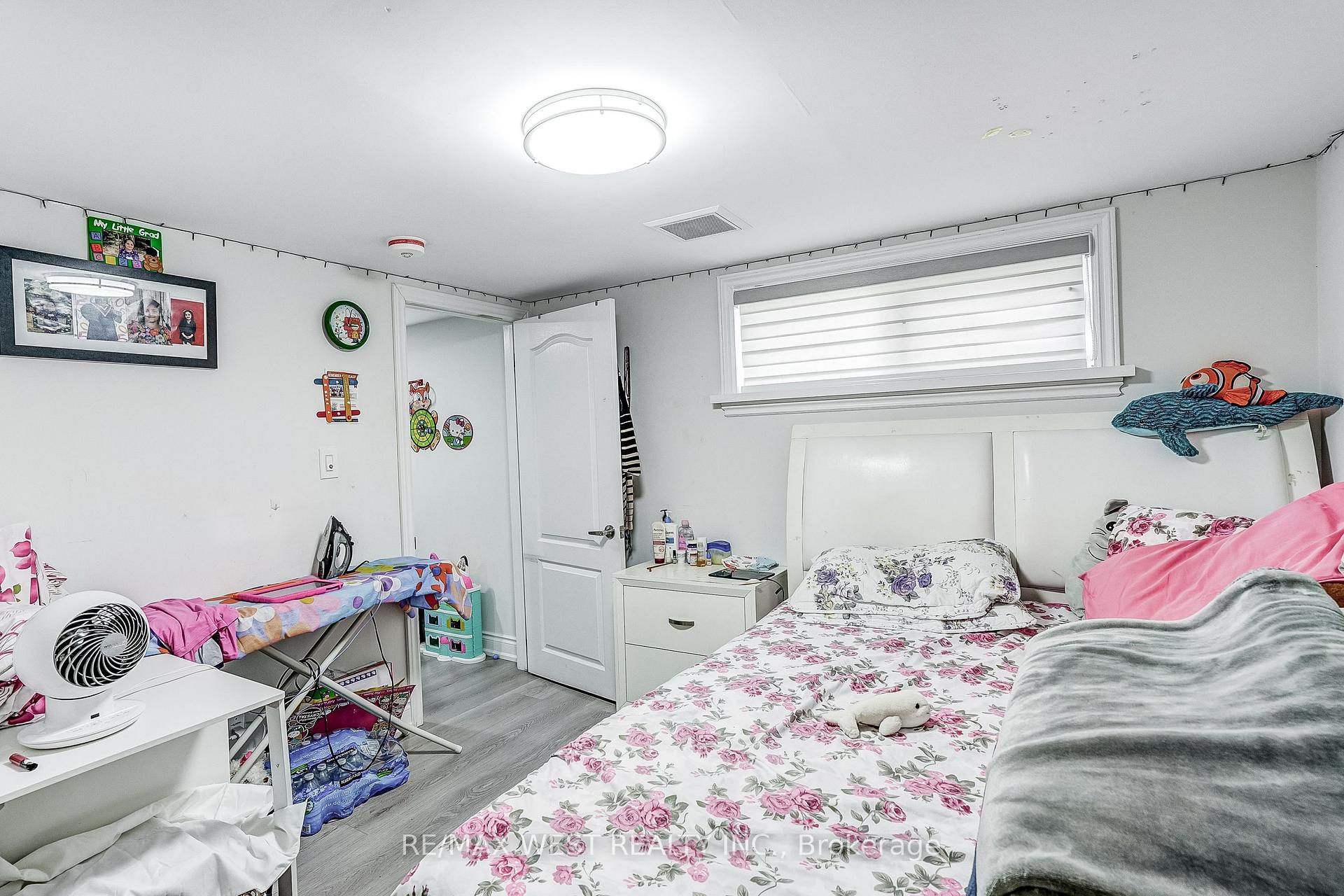 Photo 30 of 19 Archway Crescent, North York, Humbermede — HOMEH