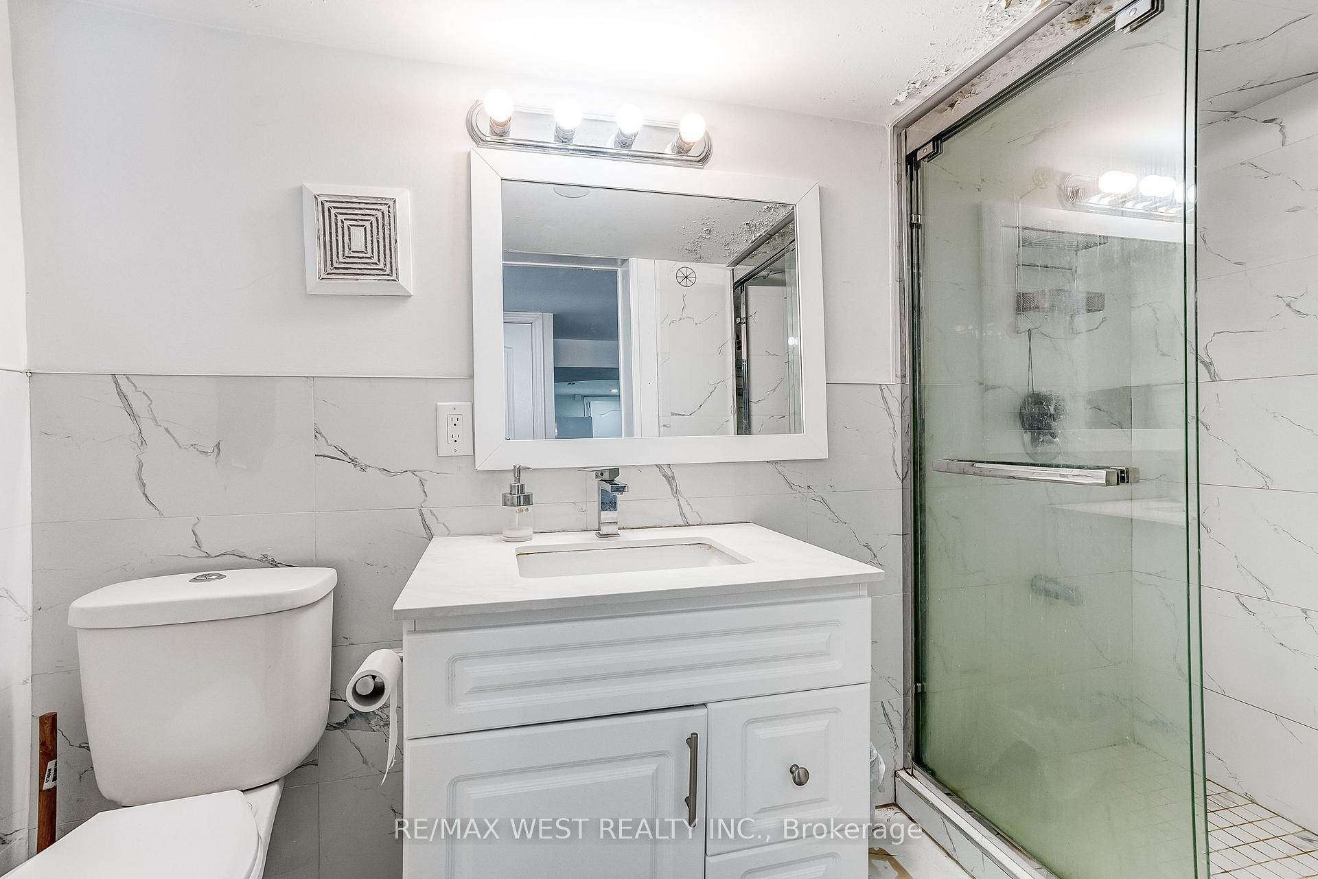 Photo 44 of 19 Archway Crescent, North York, Humbermede — HOMEH