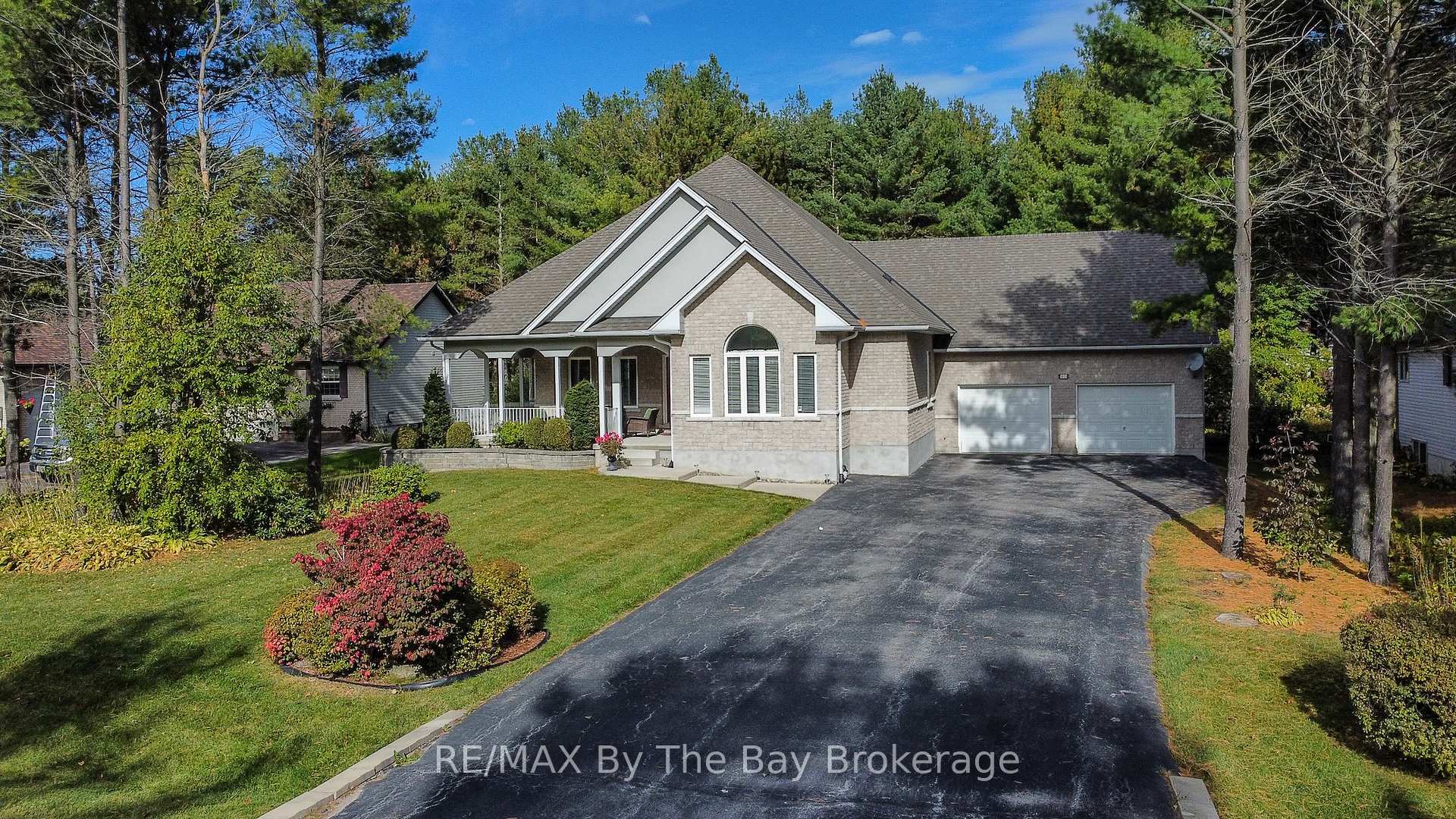 Photo 2 of 60 Martyn Drive, Wasaga Beach — HOMEH