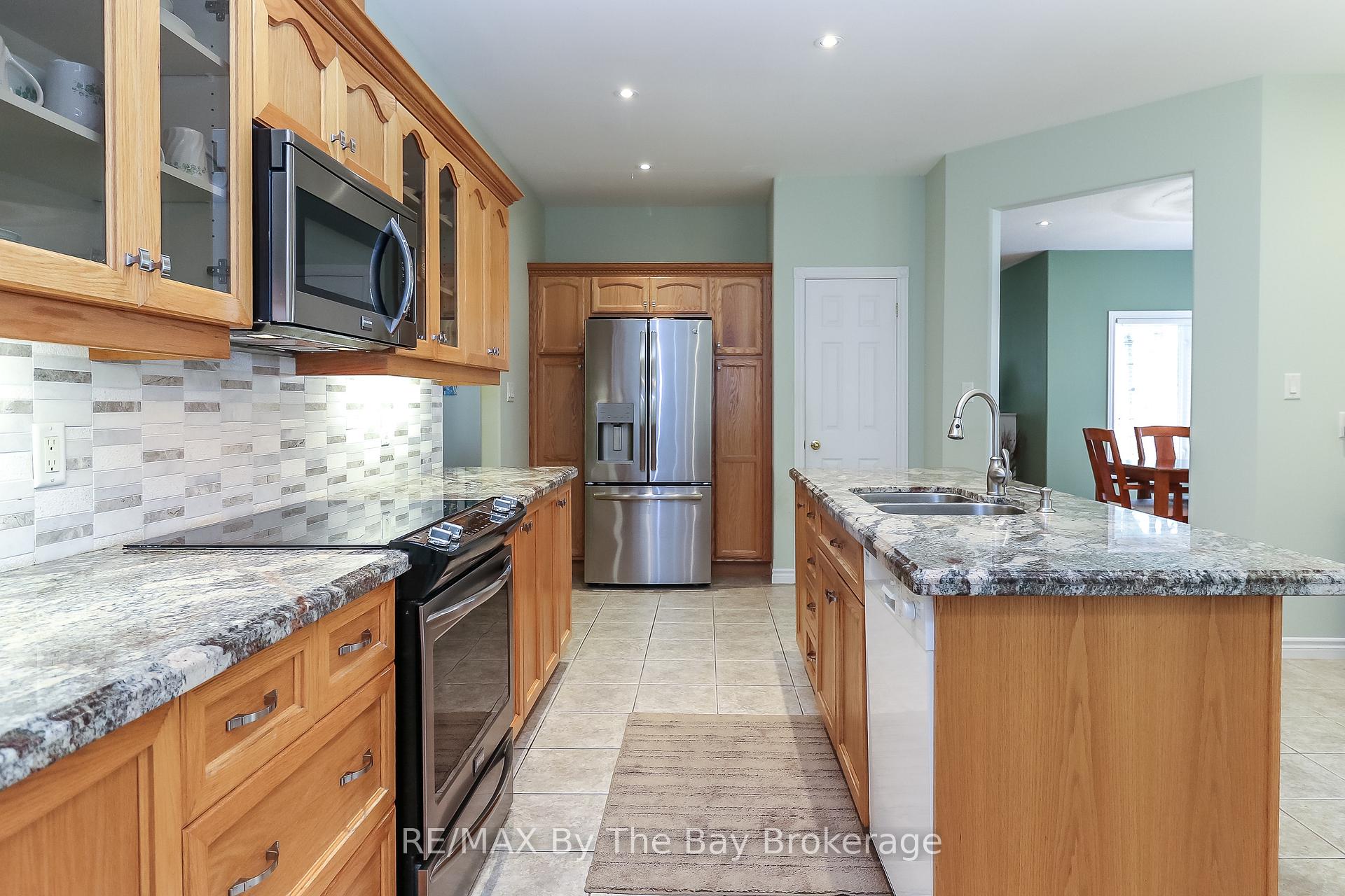 Photo 8 of 60 Martyn Drive, Wasaga Beach — HOMEH