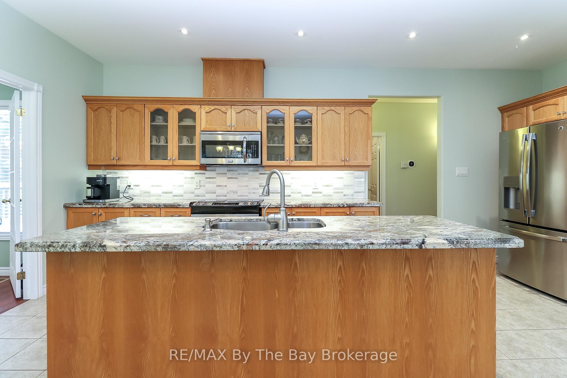 Photo 9 of 60 Martyn Drive, Wasaga Beach — HOMEH