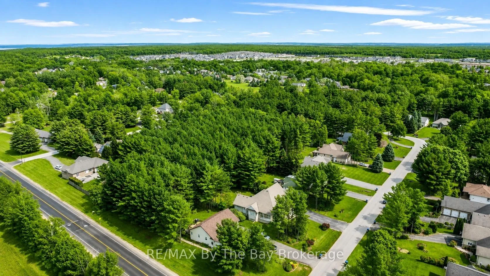 Photo 45 of 60 Martyn Drive, Wasaga Beach — HOMEH