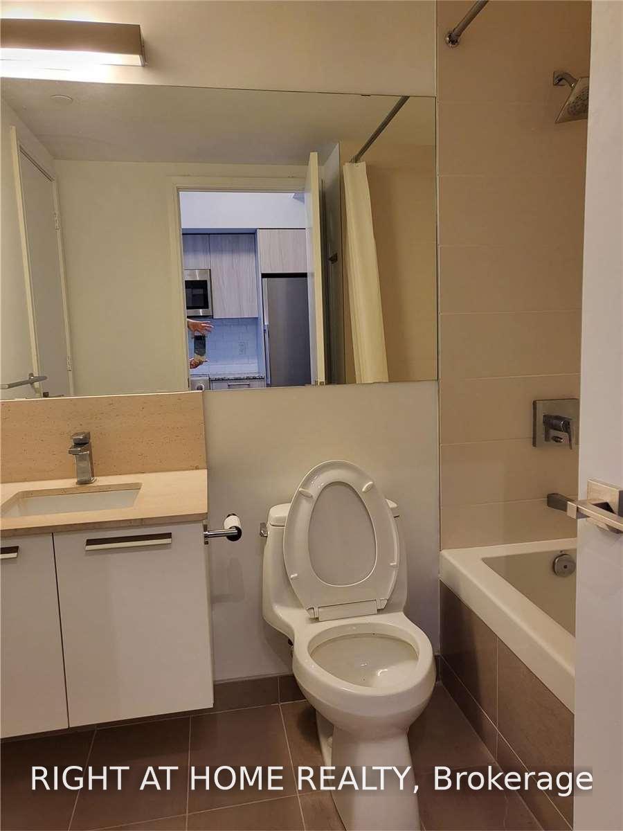 Photo 4 of Unit 207, 28 Wellesley Street E, Toronto, Church-Yonge Corridor — HOMEH