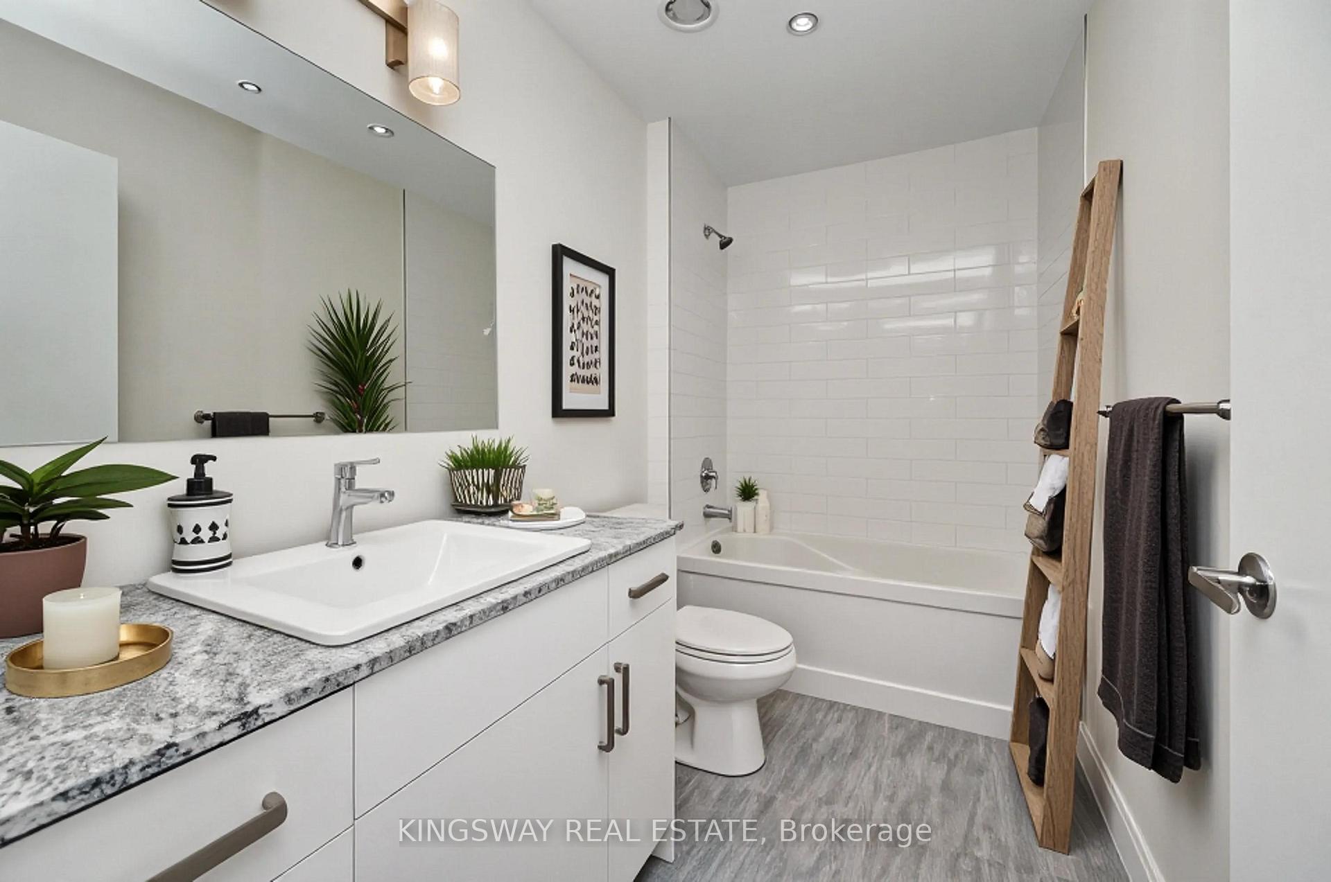 Photo 8 of Unit 801, 60 Charles Street W, Kitchener, City Commercial Core — HOMEH