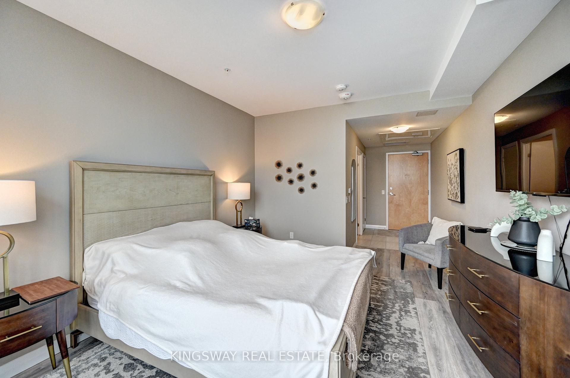 Photo 27 of Unit 801, 60 Charles Street W, Kitchener, City Commercial Core — HOMEH