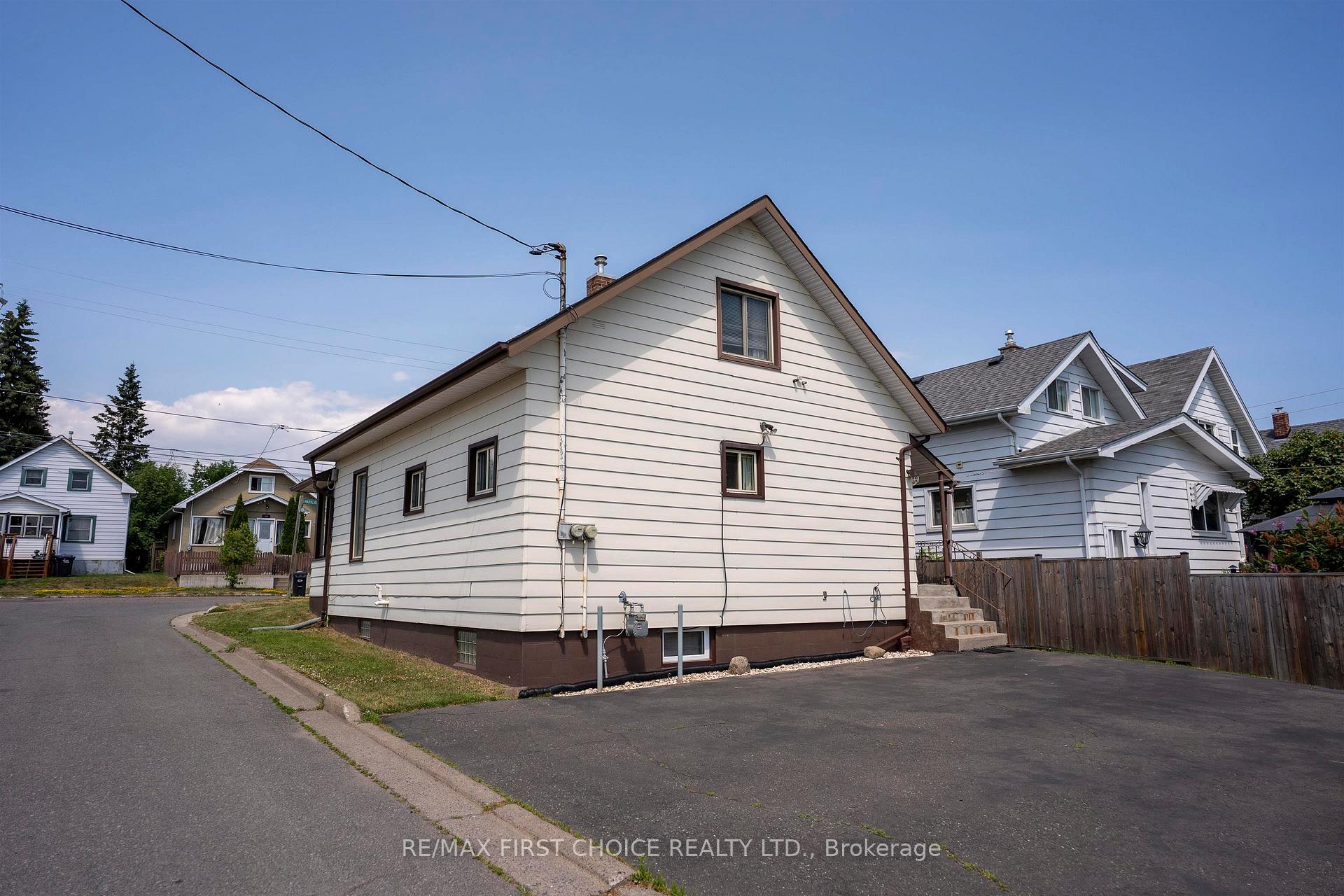 Photo 2 of 367 Markland St, Thunder Bay, Court / Cumberland — HOMEH