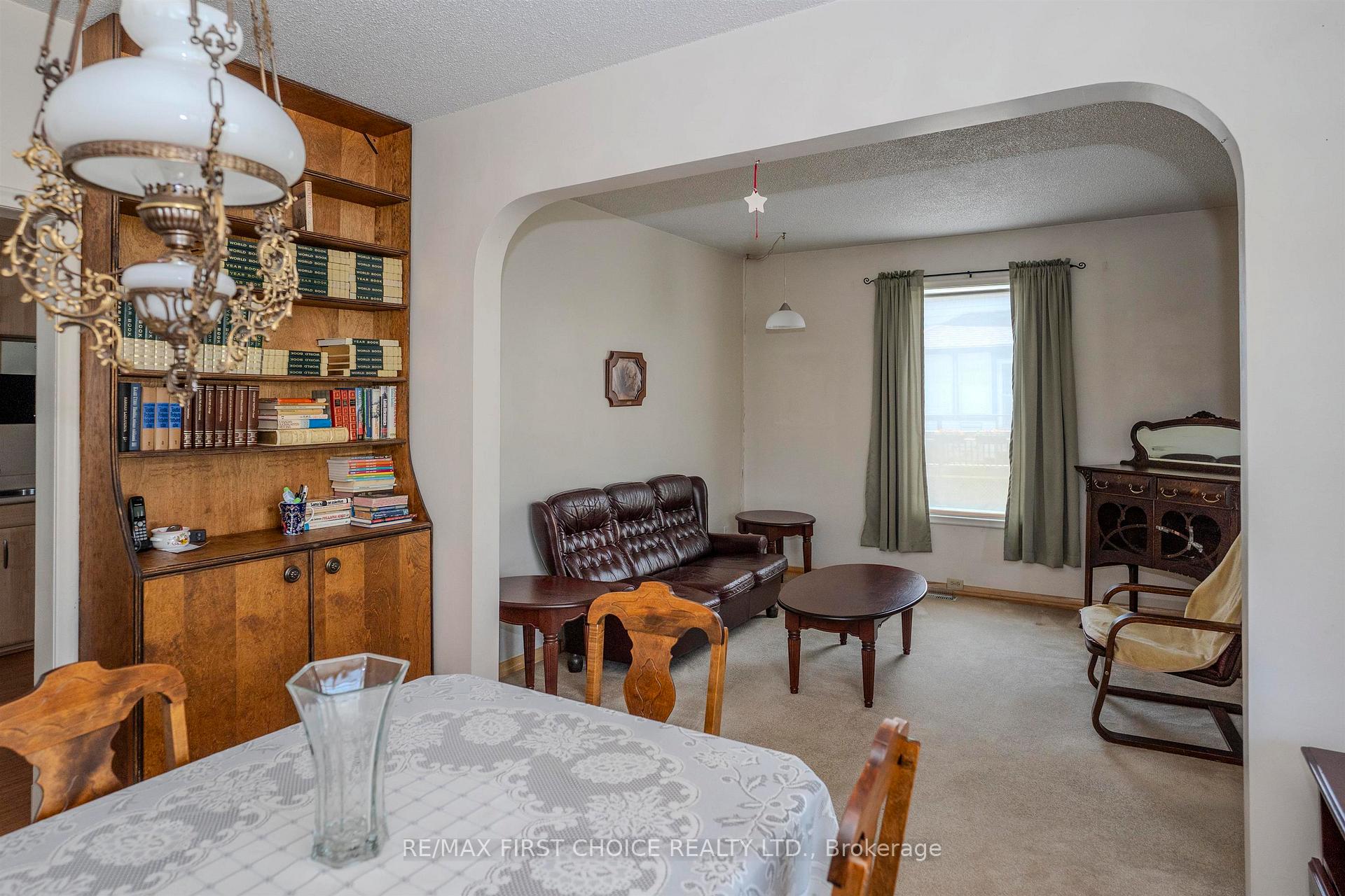 Photo 9 of 367 Markland St, Thunder Bay, Court / Cumberland — HOMEH