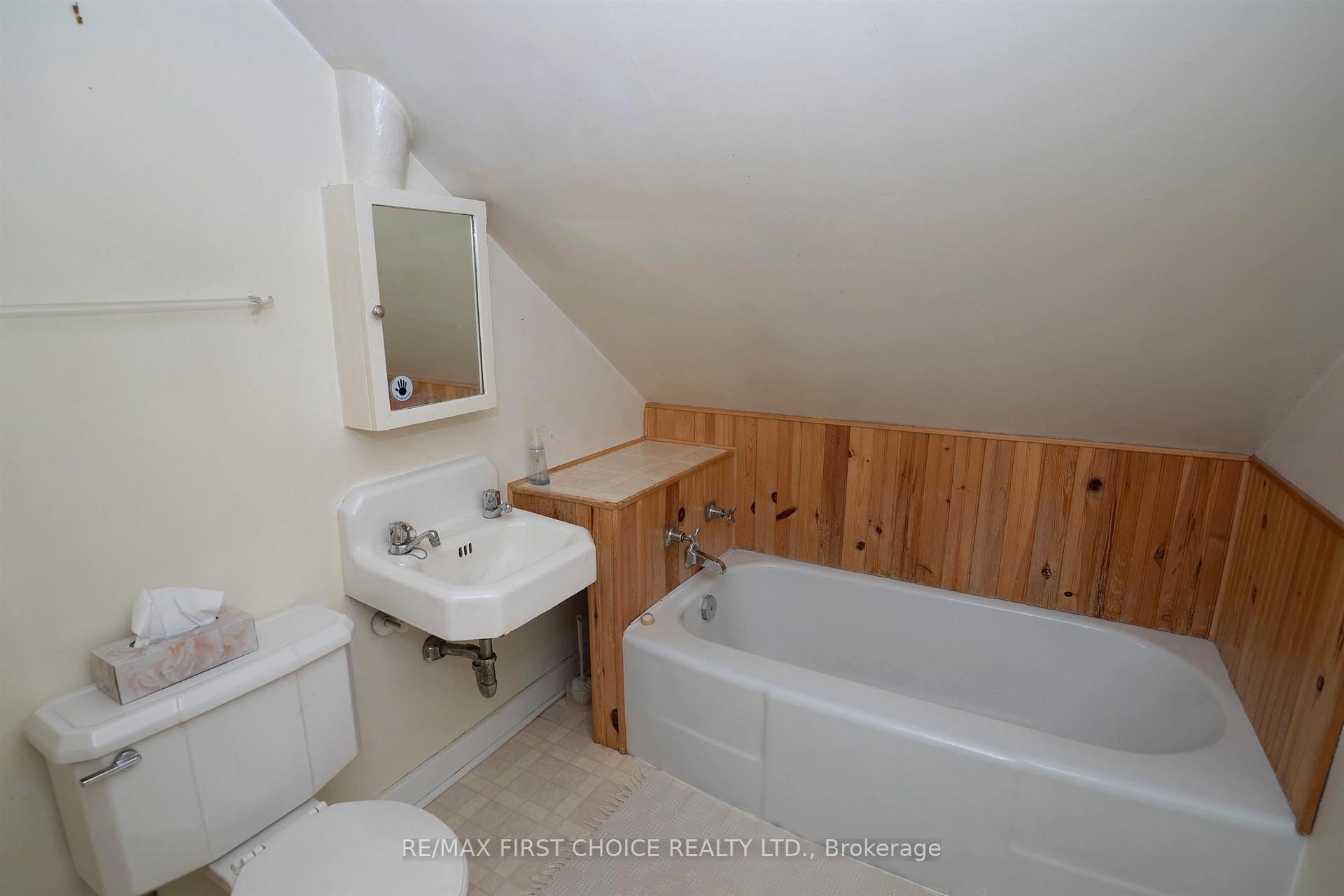 Photo 27 of 367 Markland St, Thunder Bay, Court / Cumberland — HOMEH