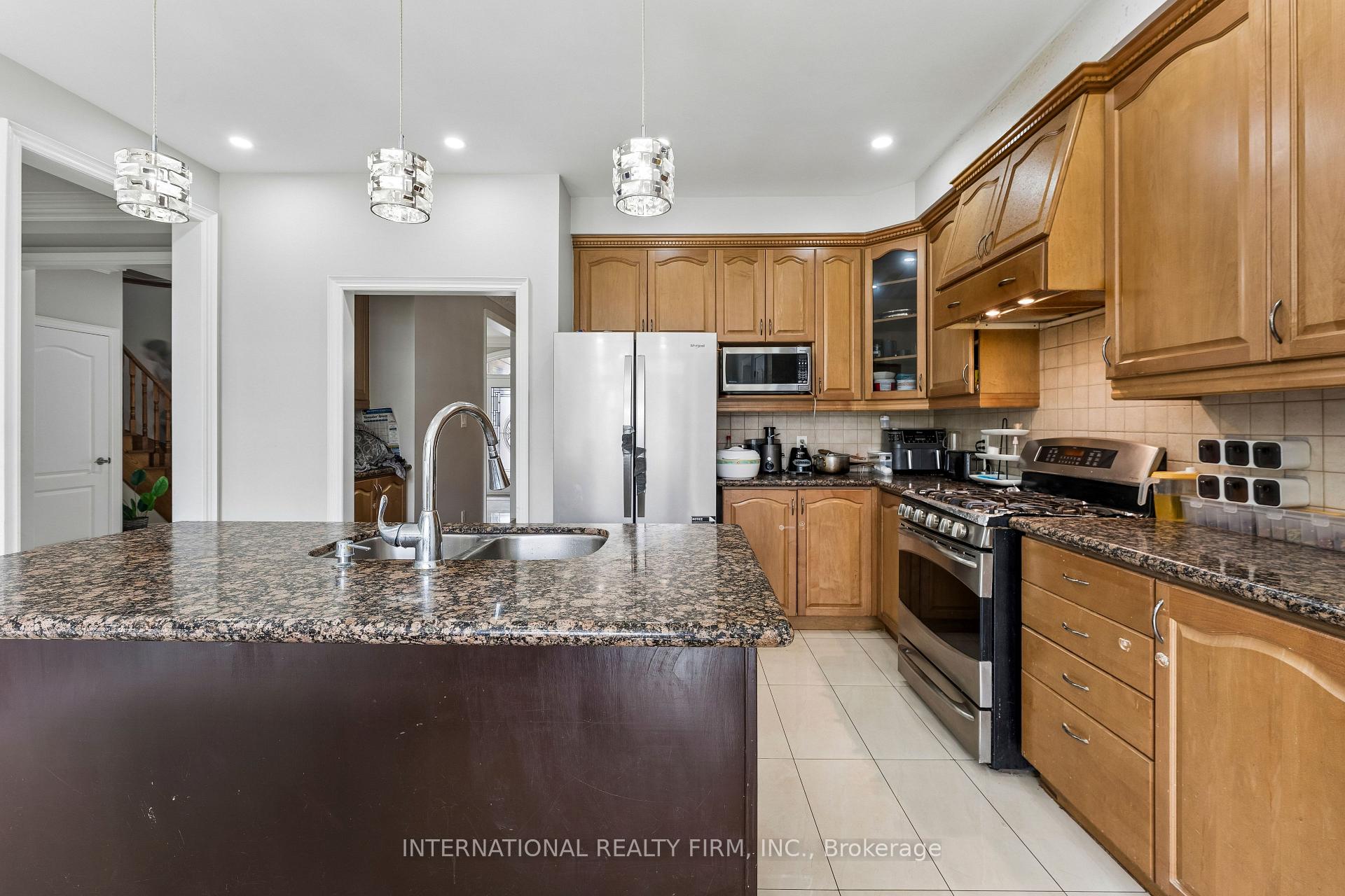 Photo 9 of 8 Redwillow Road, Brampton, Bram East — HOMEH