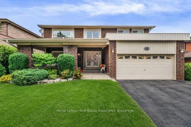 Photo 3 of 2529 Claymore Crescent, Mississauga, Erindale — HOMEH