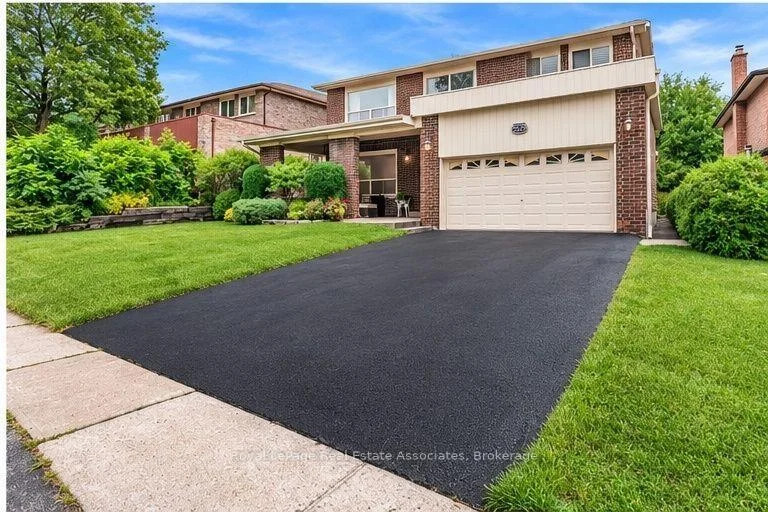 Photo 11 of 2529 Claymore Crescent, Mississauga, Erindale — HOMEH