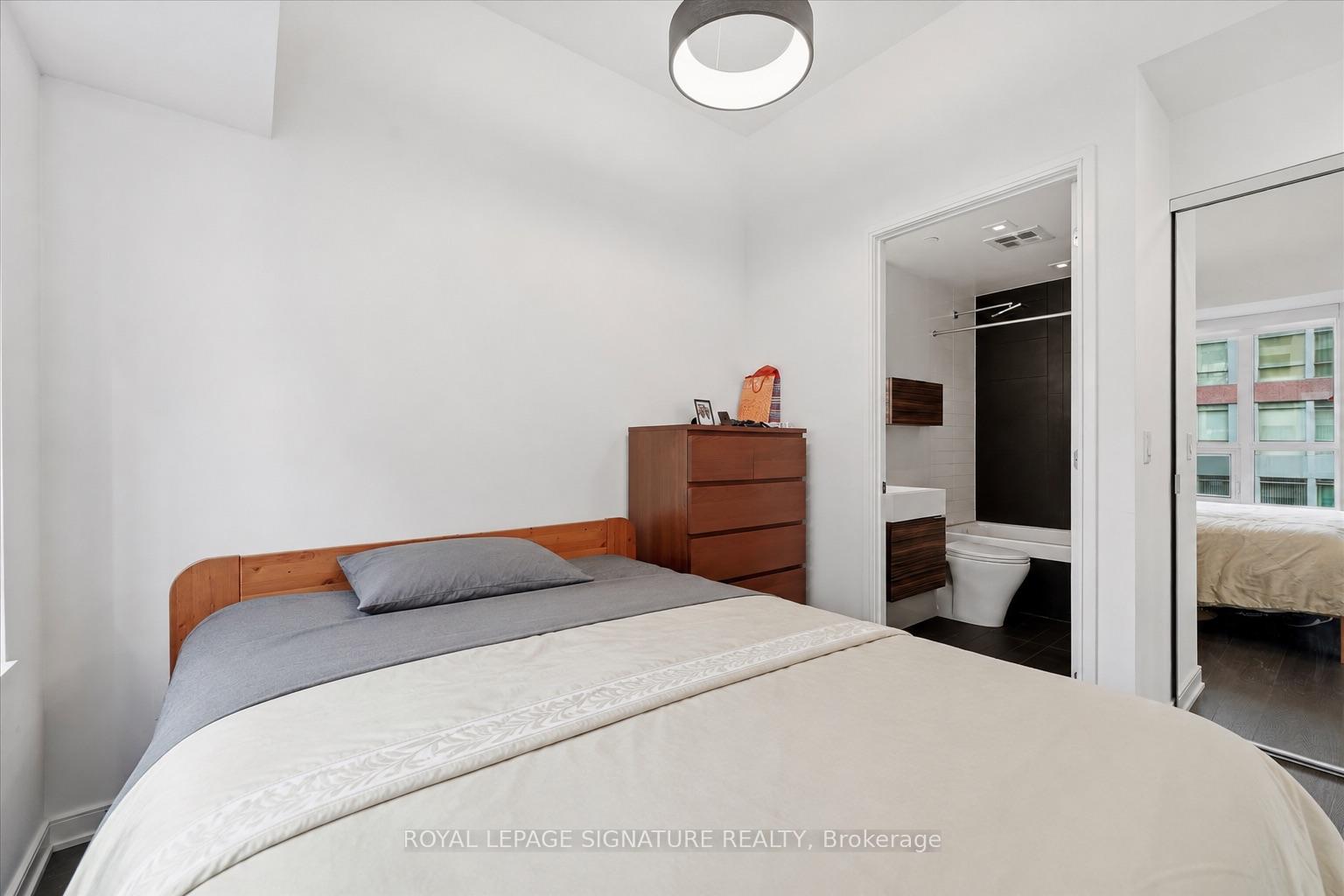 Photo 8 of Unit 1503, 88 Scott Street, Toronto, Church-Yonge Corridor — HOMEH
