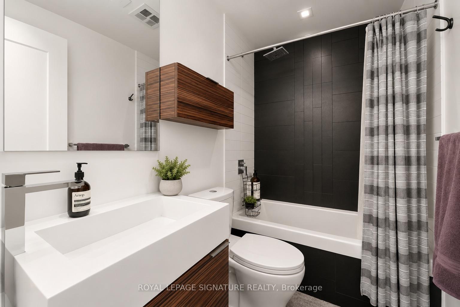 Photo 9 of Unit 1503, 88 Scott Street, Toronto, Church-Yonge Corridor — HOMEH
