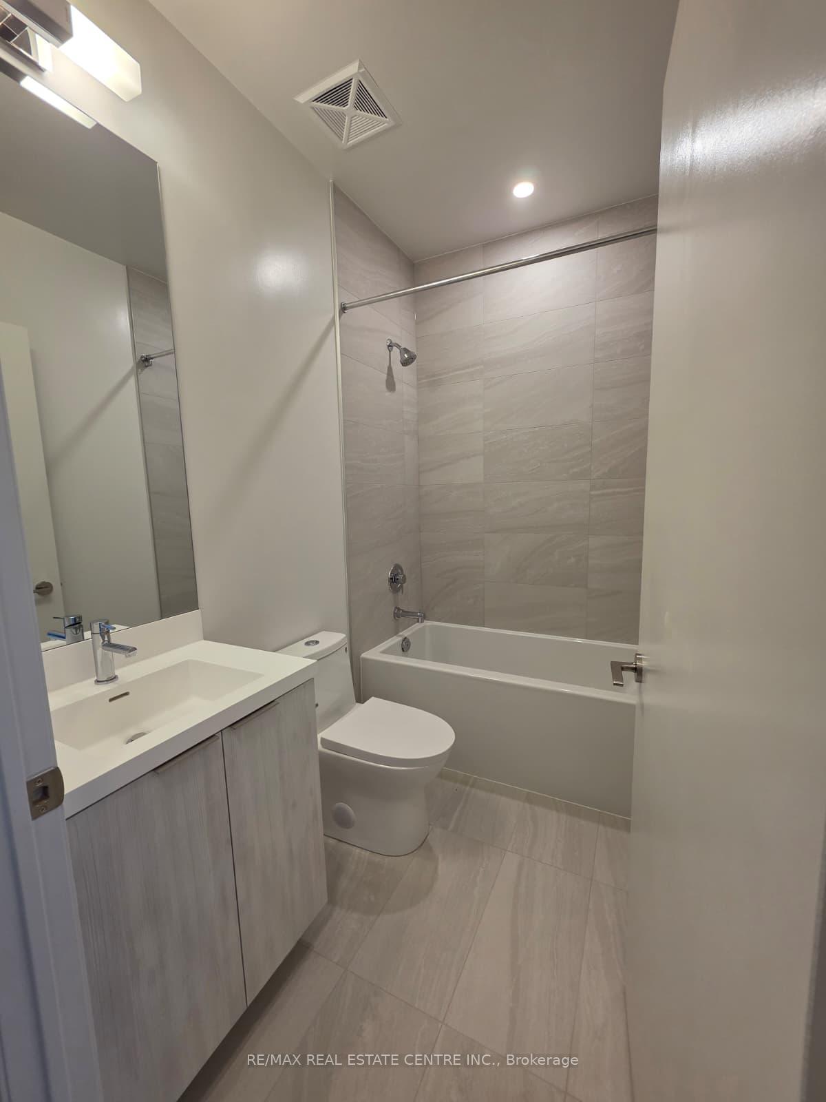Photo 5 of Unit 1201, 400 King Street W, Toronto, Waterfront Communities — HOMEH