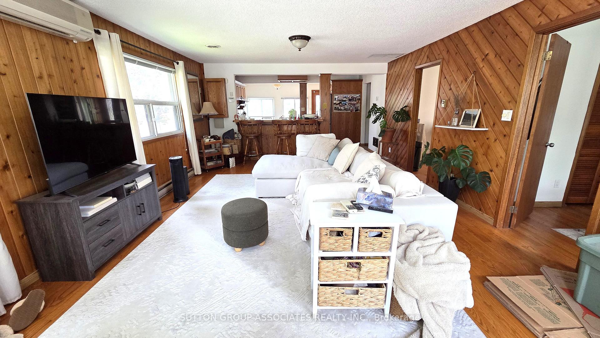 Photo 2 of 1099 Poplar Drive, Innisfil, Gilford — HOMEH