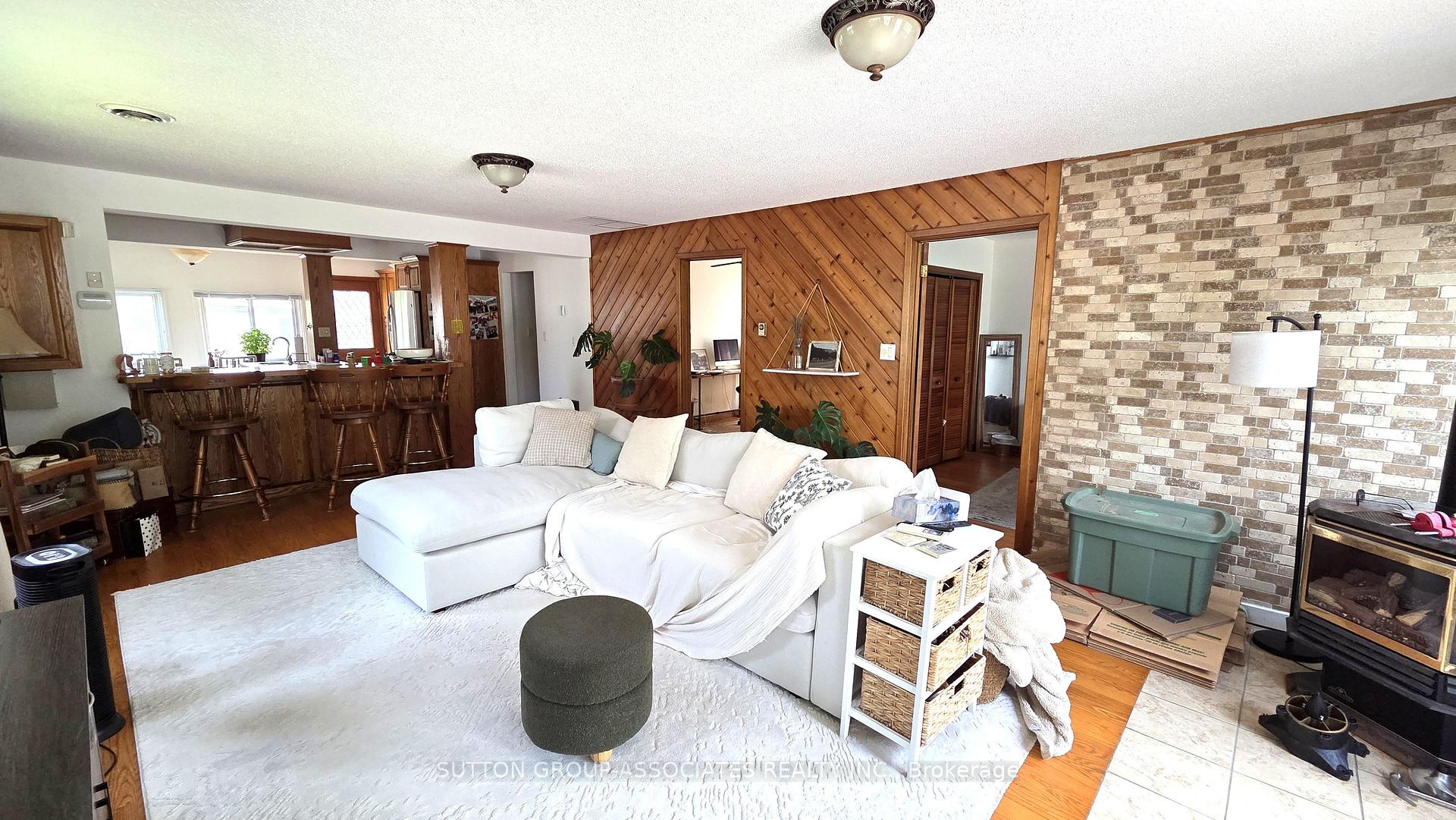 Photo 3 of 1099 Poplar Drive, Innisfil, Gilford — HOMEH