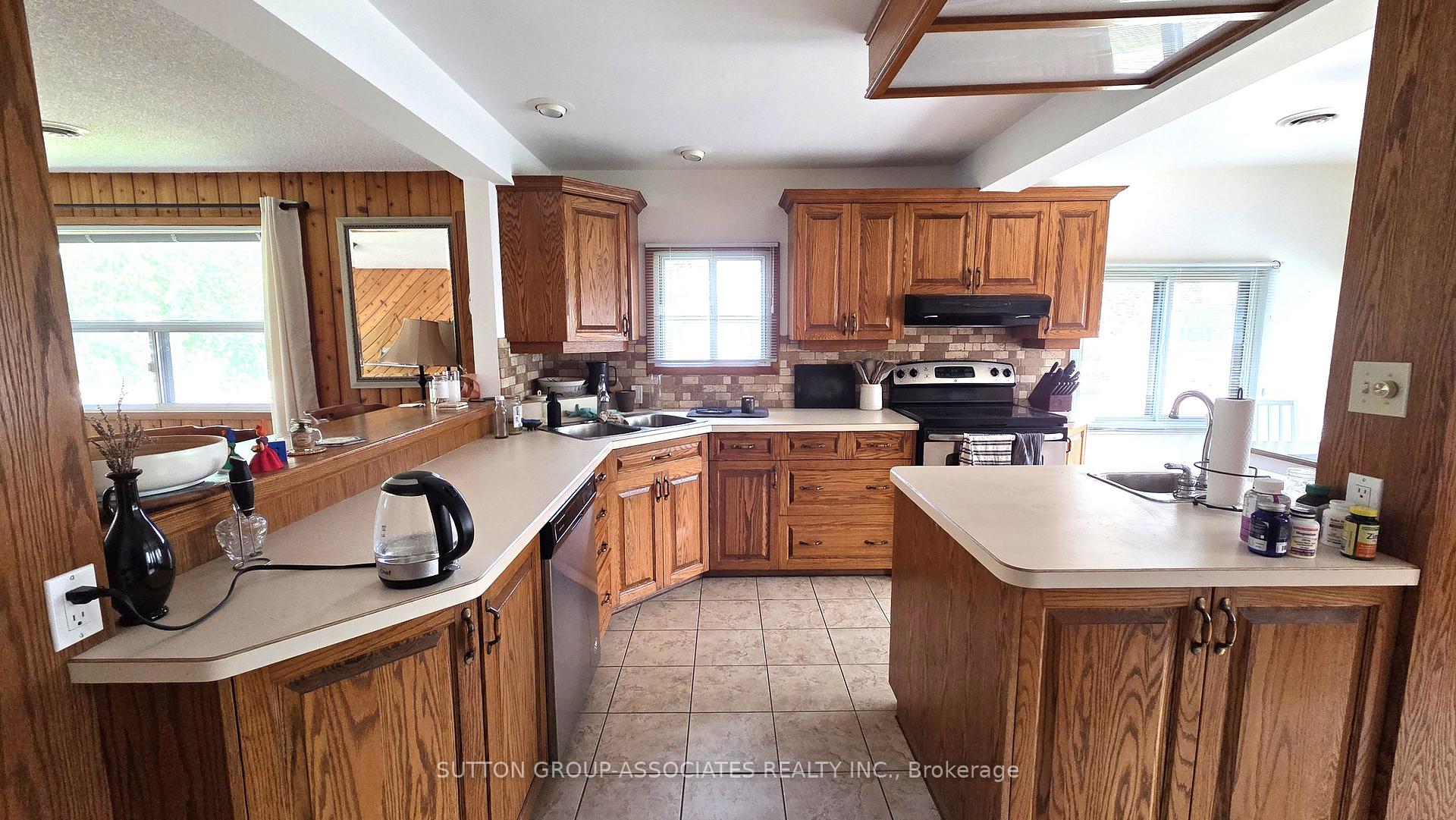 Photo 5 of 1099 Poplar Drive, Innisfil, Gilford — HOMEH
