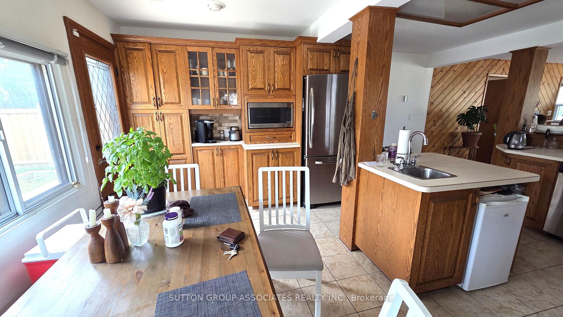 Photo 7 of 1099 Poplar Drive, Innisfil, Gilford — HOMEH