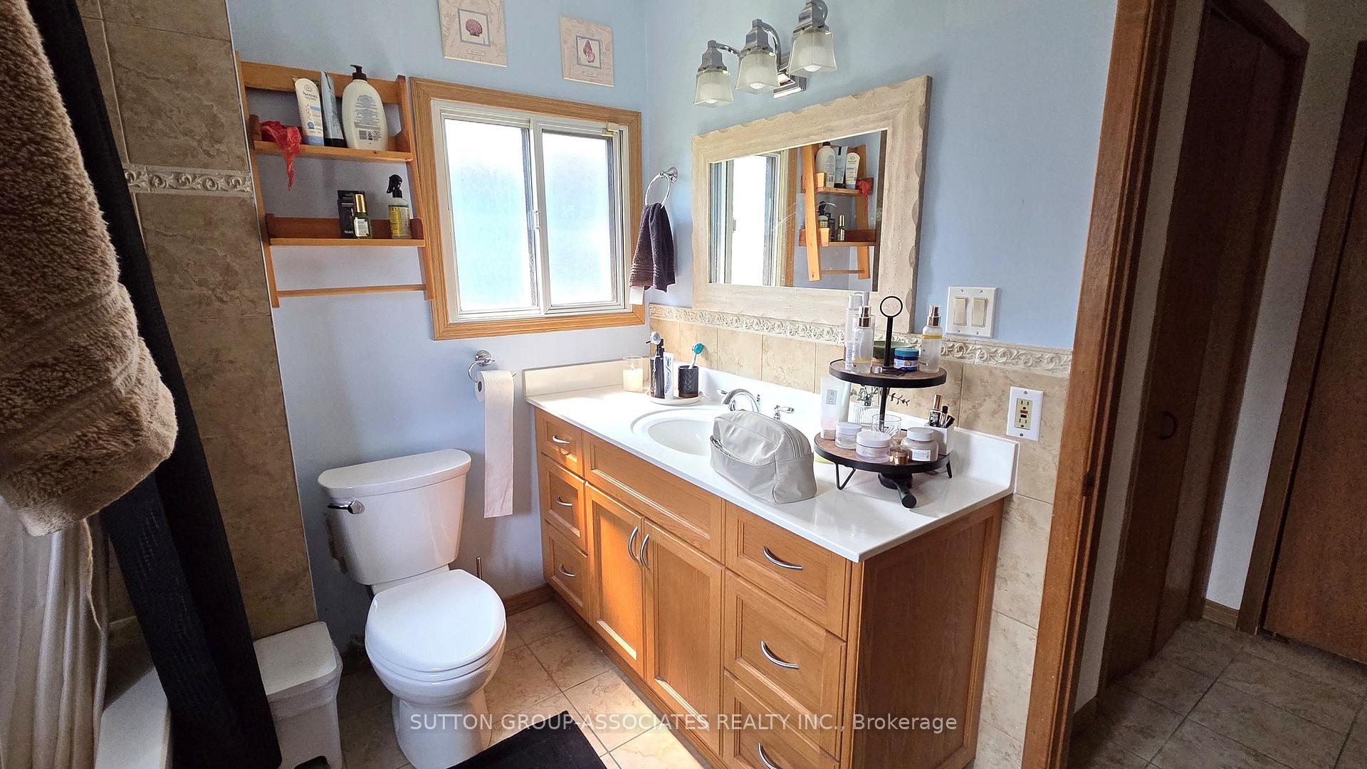 Photo 12 of 1099 Poplar Drive, Innisfil, Gilford — HOMEH