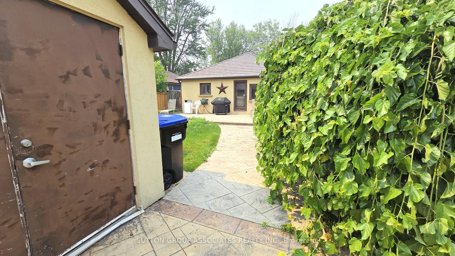 Photo 19 of 1099 Poplar Drive, Innisfil, Gilford — HOMEH