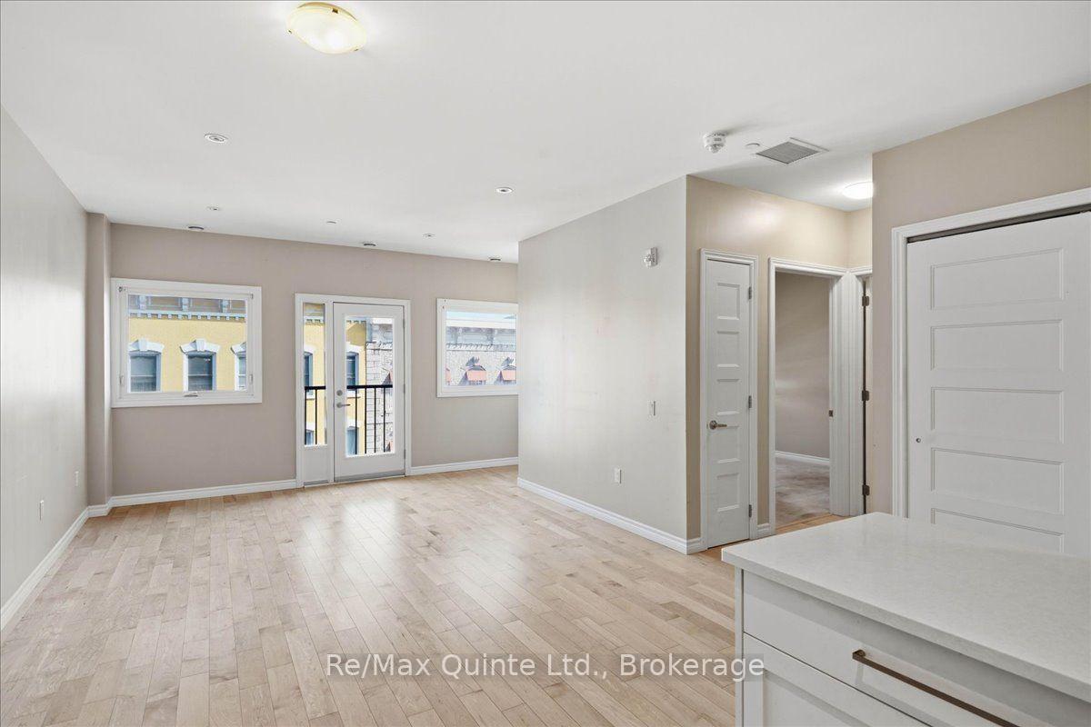 Photo 5 of Unit 2, 199 Front Street, Belleville, Belleville Ward — HOMEH