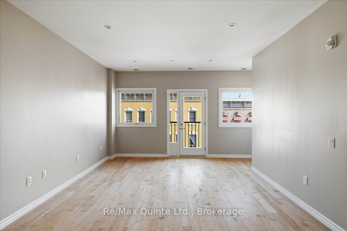 Photo 6 of Unit 2, 199 Front Street, Belleville, Belleville Ward — HOMEH