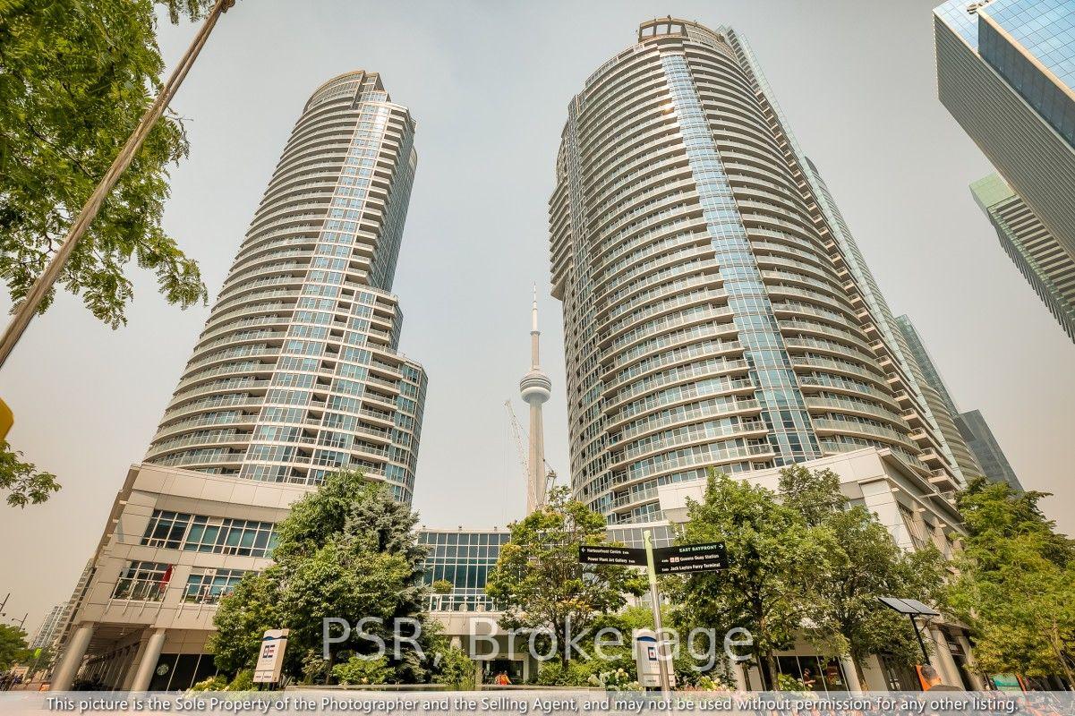 Photo 1 of Unit 13, 208 Queens Quay West, Toronto, Waterfront Communities — HOMEH