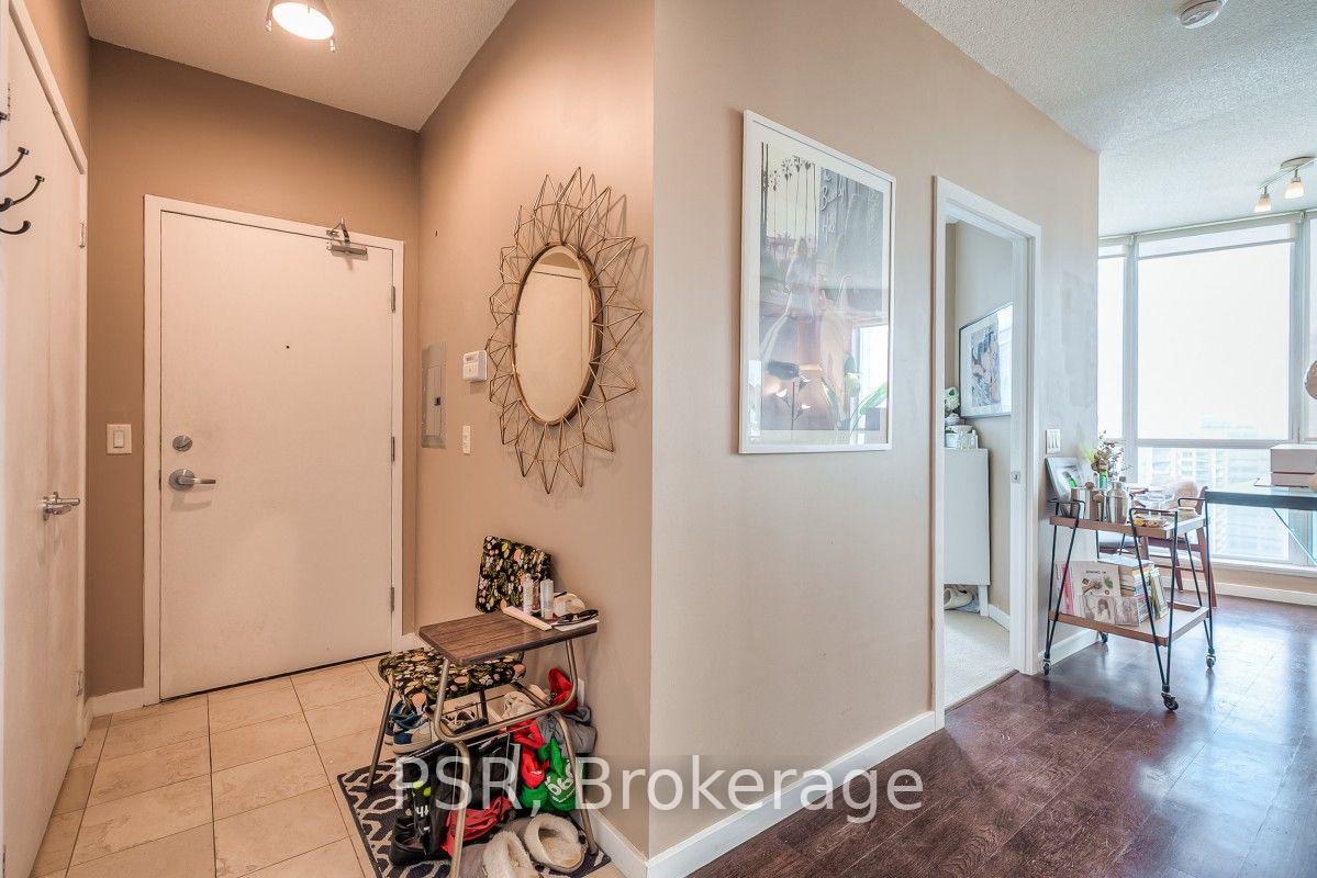 Photo 2 of Unit 13, 208 Queens Quay West, Toronto, Waterfront Communities — HOMEH
