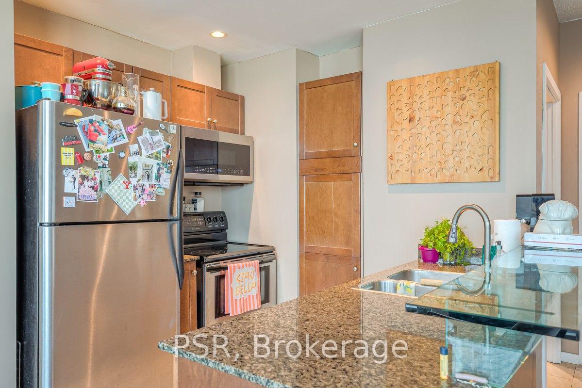 Photo 10 of Unit 13, 208 Queens Quay West, Toronto, Waterfront Communities — HOMEH